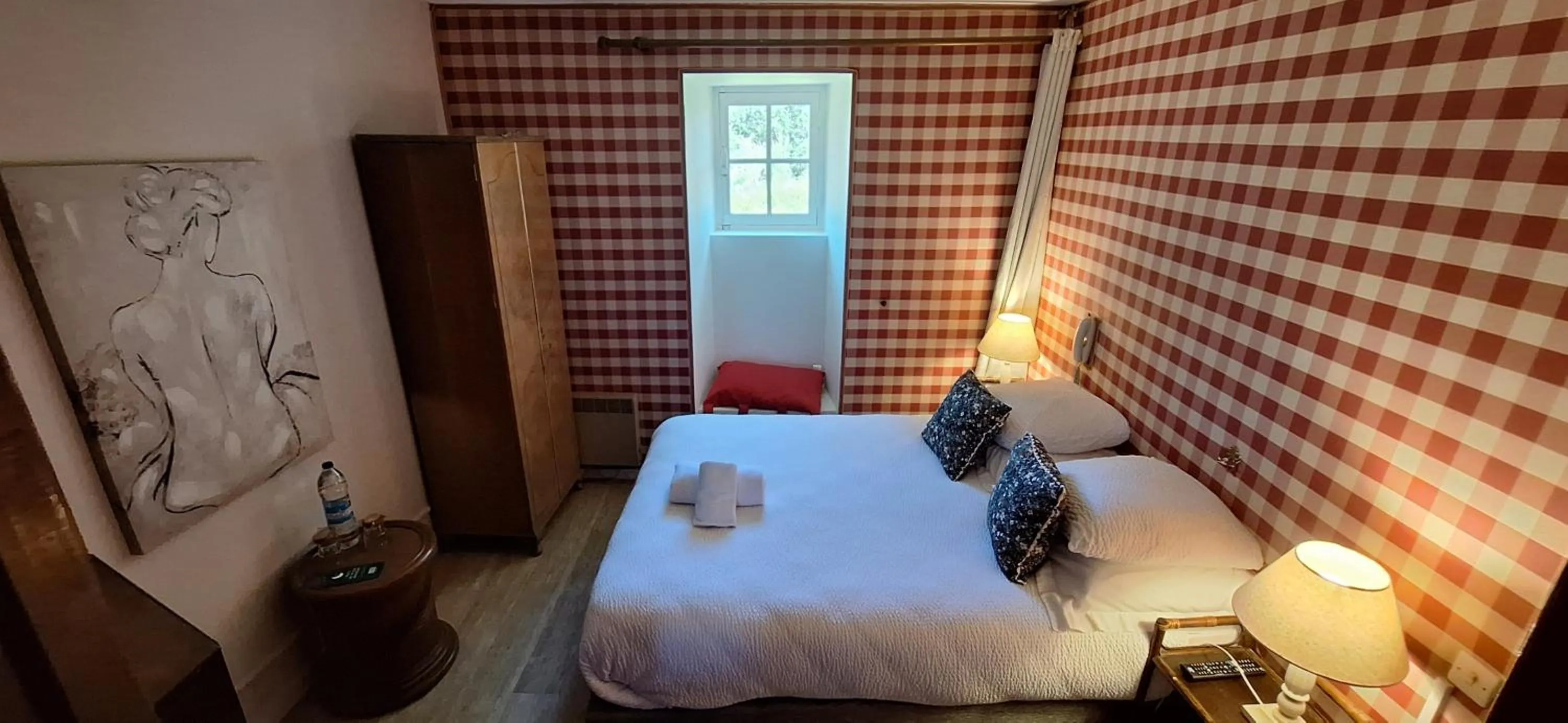 Bed in Hôtel Kastell Dinec'h