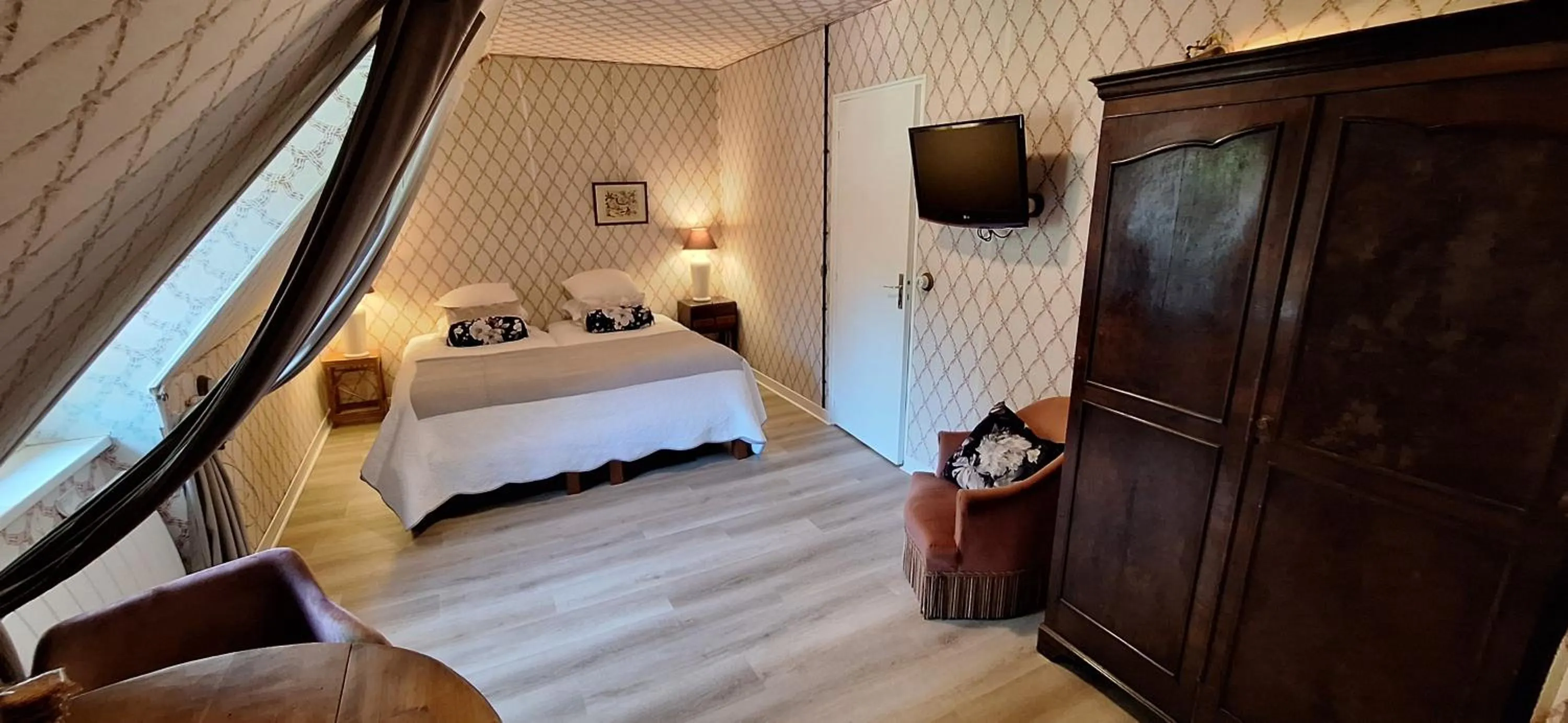 Triple Room with Garden View in Hôtel Kastell Dinec'h