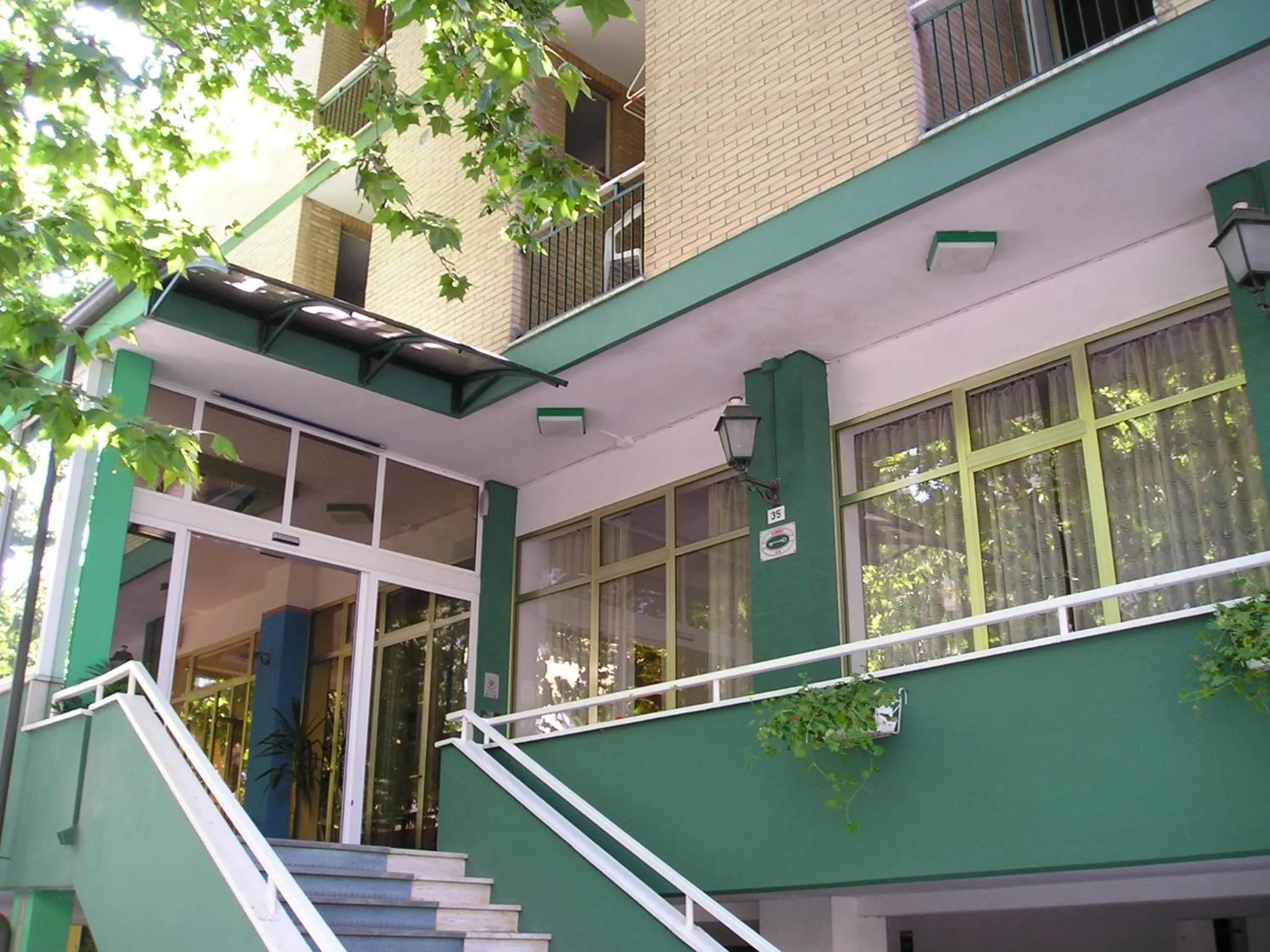 Facade/entrance in Hotel Bellevue