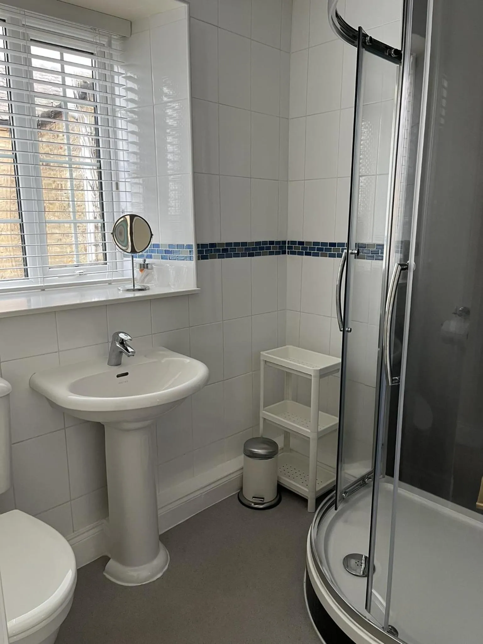 Bathroom in Shaftoe's Bed and Breakfast