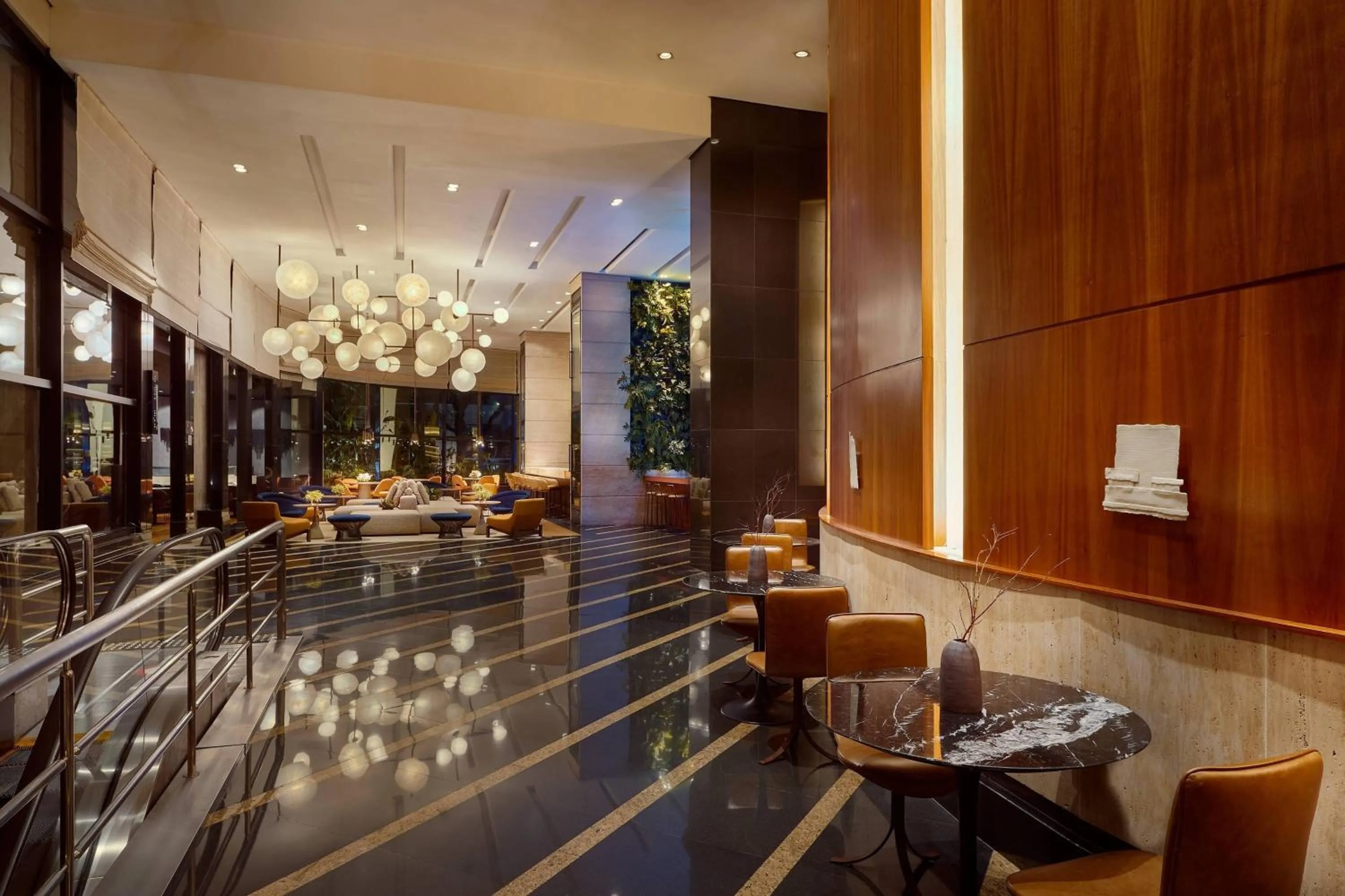 Lounge or bar in Renaissance São Paulo Hotel