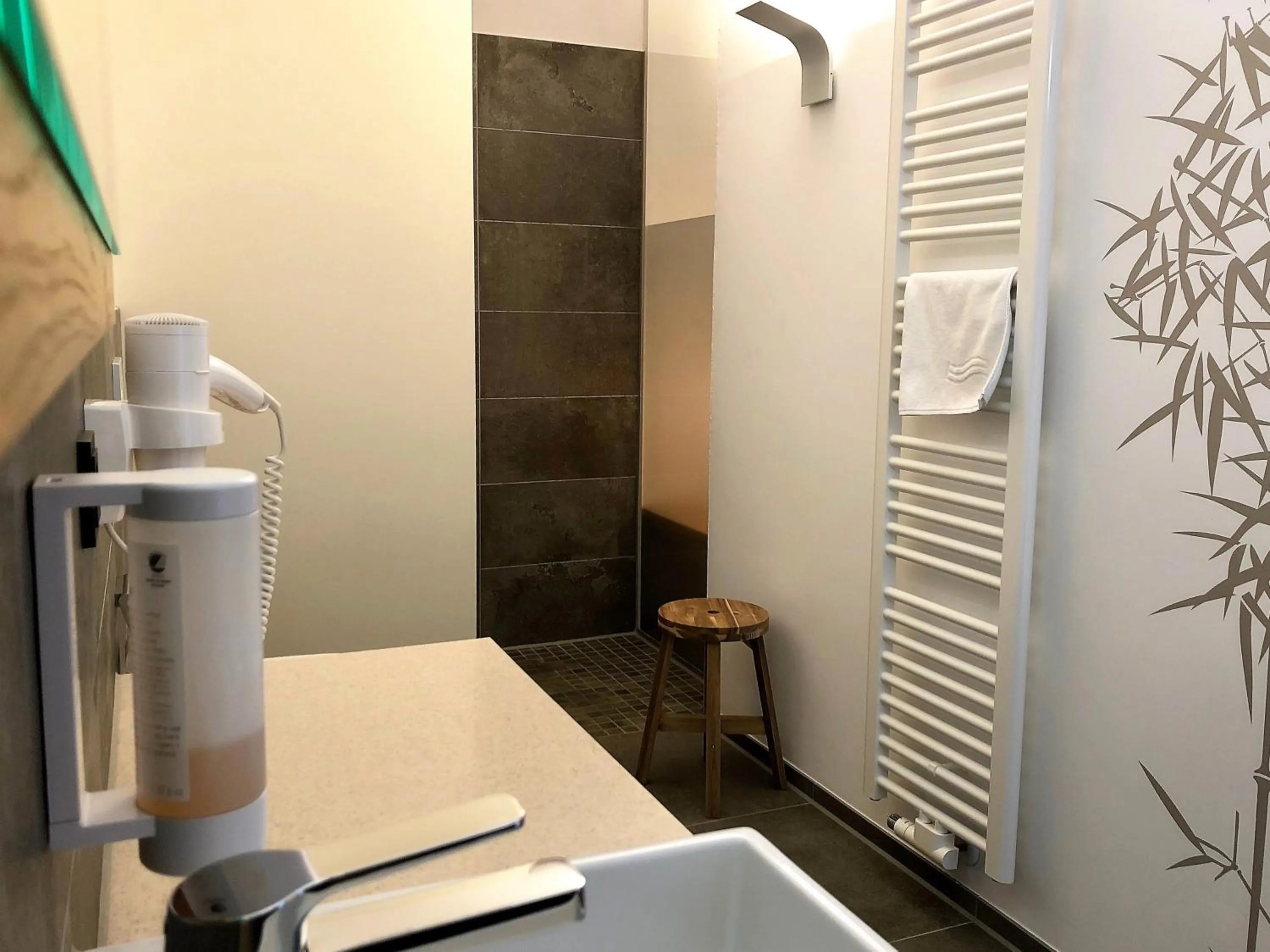 Bathroom in Stadthotel Kachelofen