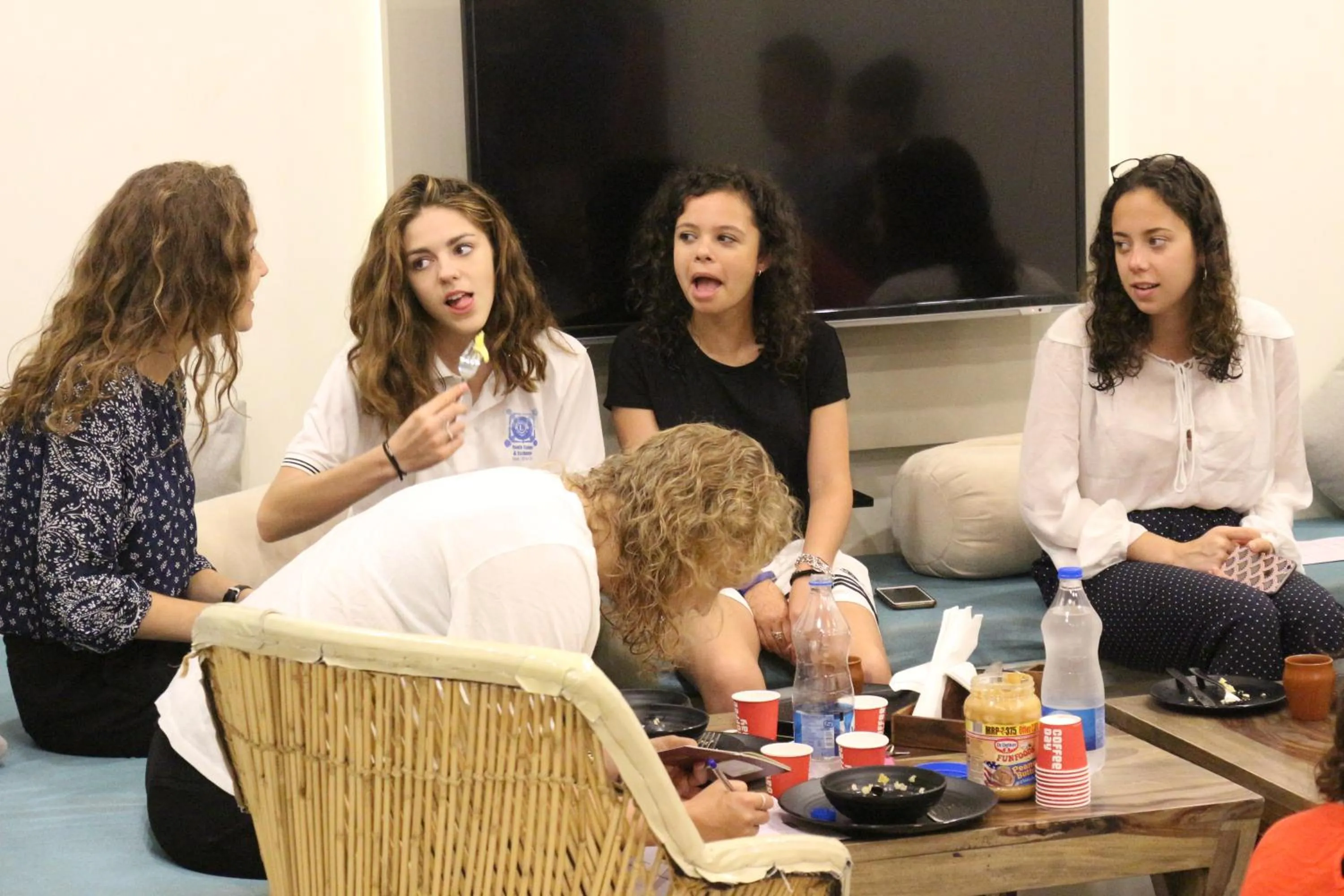 Restaurant/places to eat in Blue Beds Hostel