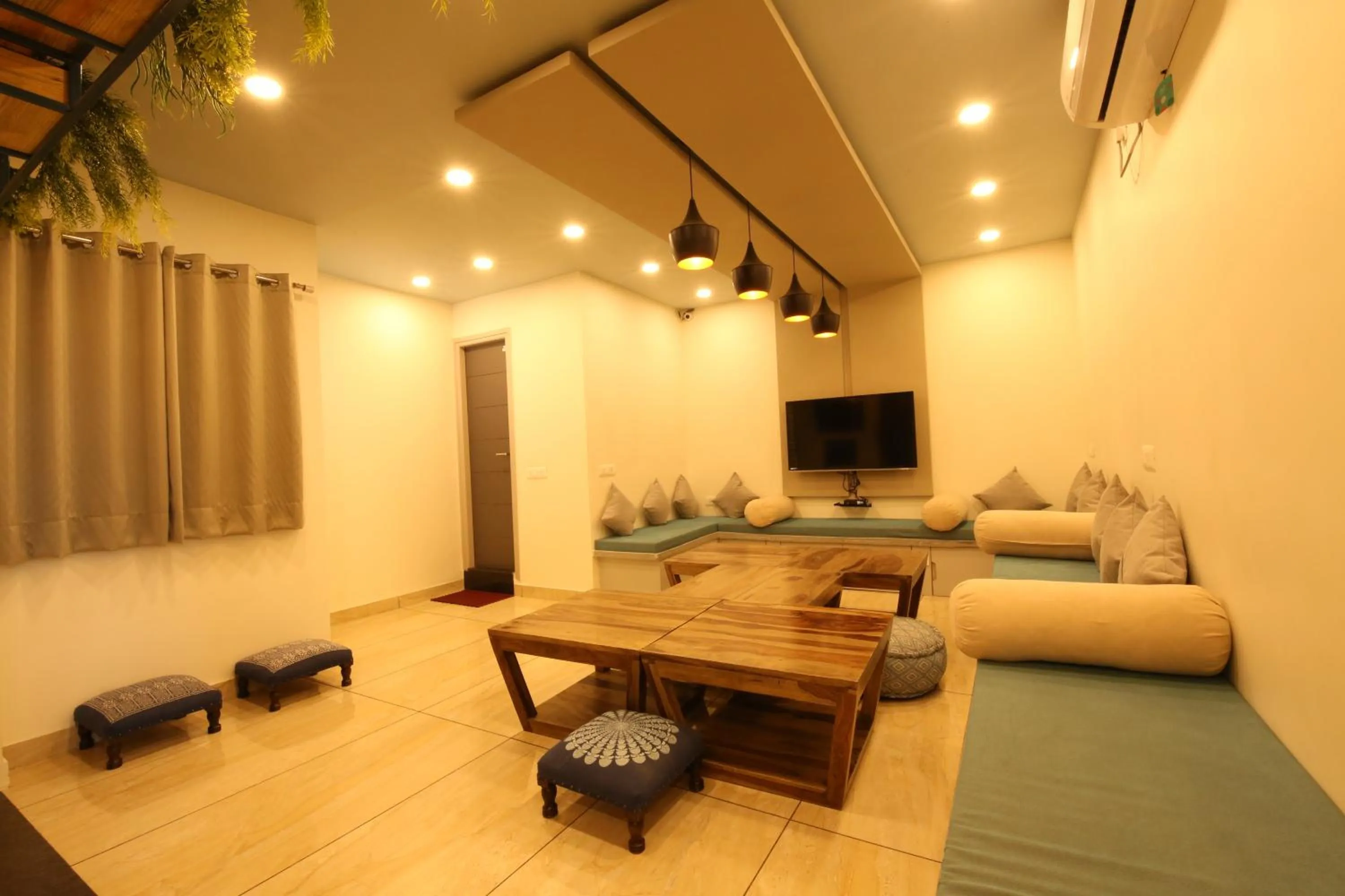 Restaurant/places to eat in Blue Beds Hostel