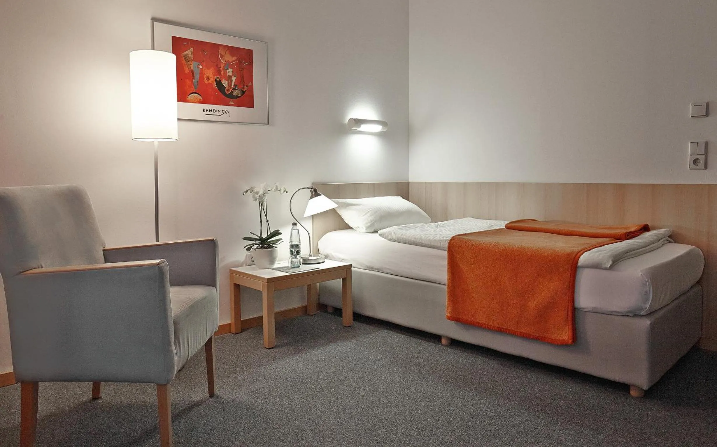 Photo of the whole room, Bed in bfwhotel und Tagungszentrum