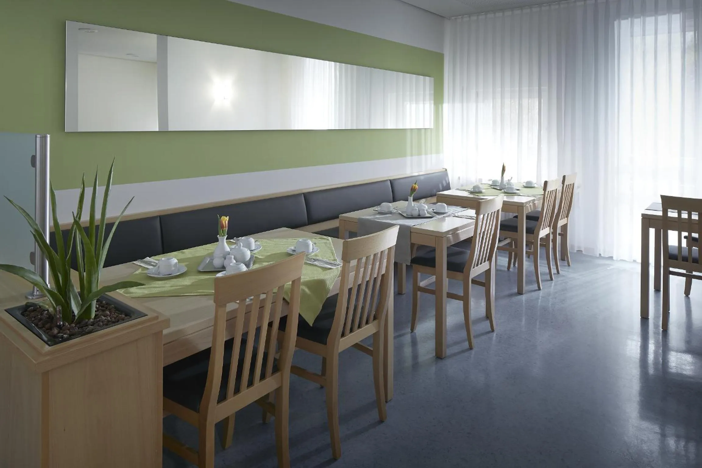 Restaurant/places to eat in bfwhotel und Tagungszentrum