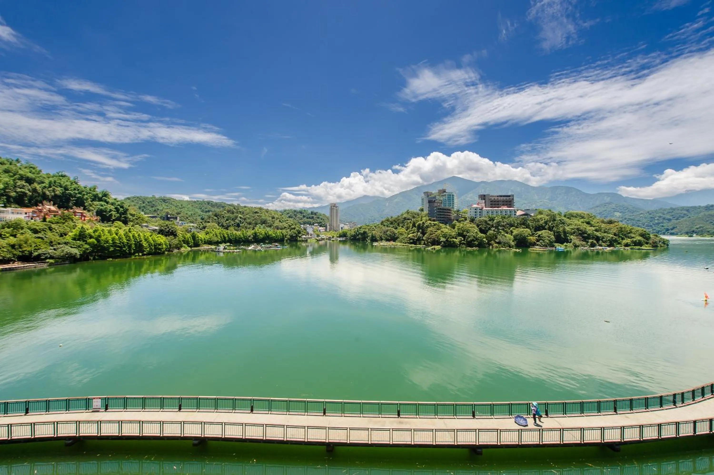 Lake view in Bishui Shanju Lakeside B&B