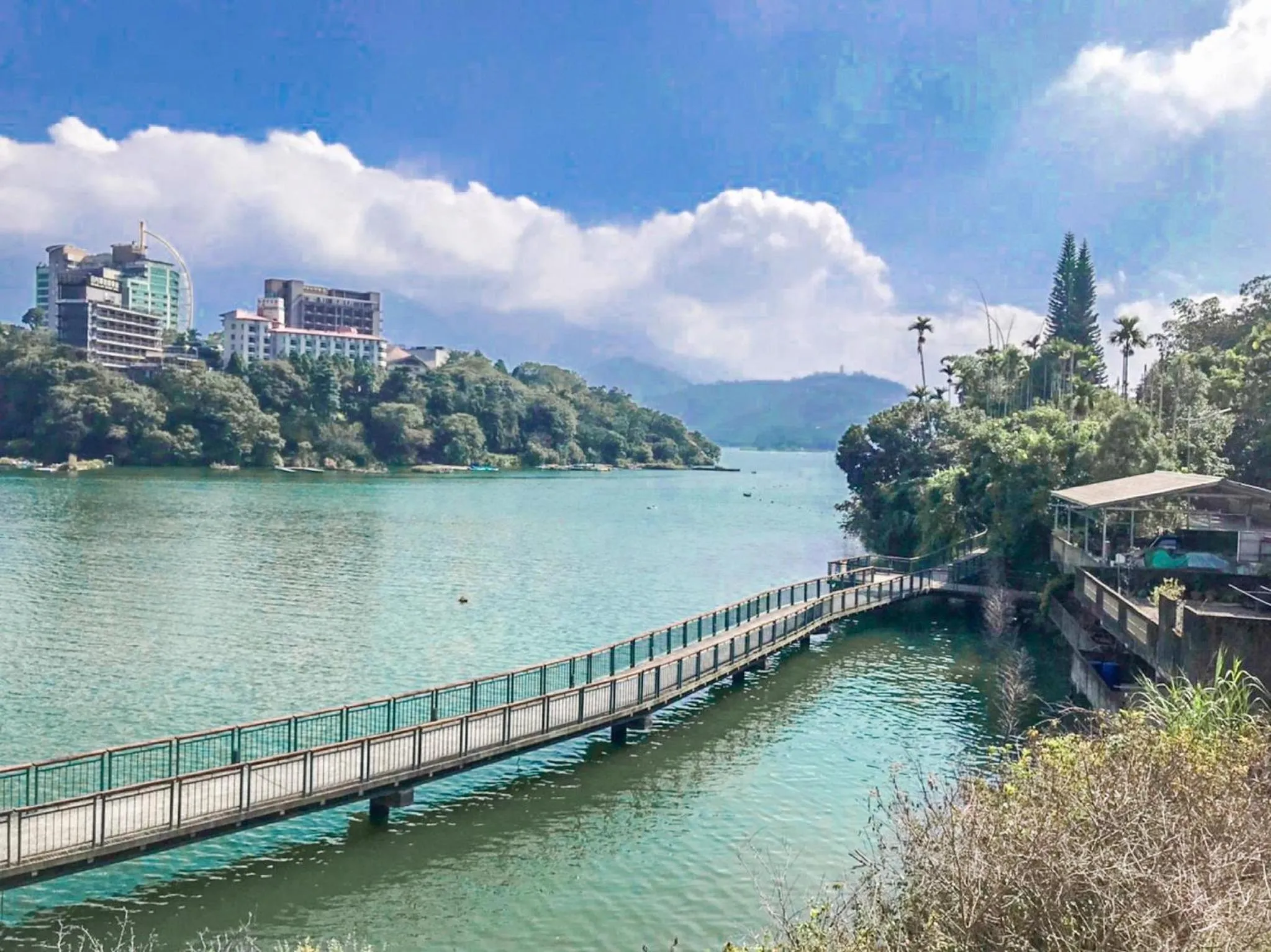 Lake view in Bishui Shanju Lakeside B&B