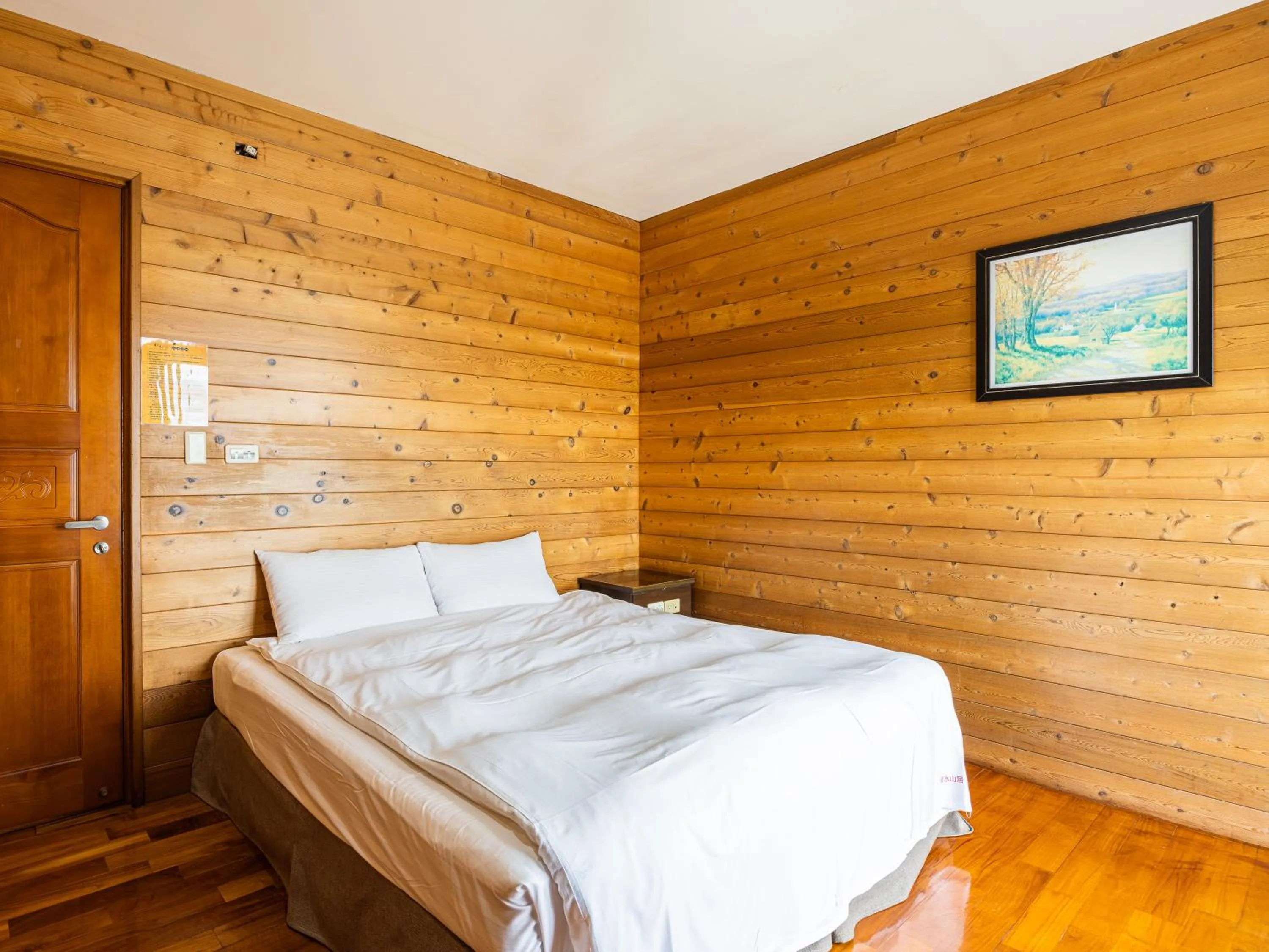 Bed in Bishui Shanju Lakeside B&B