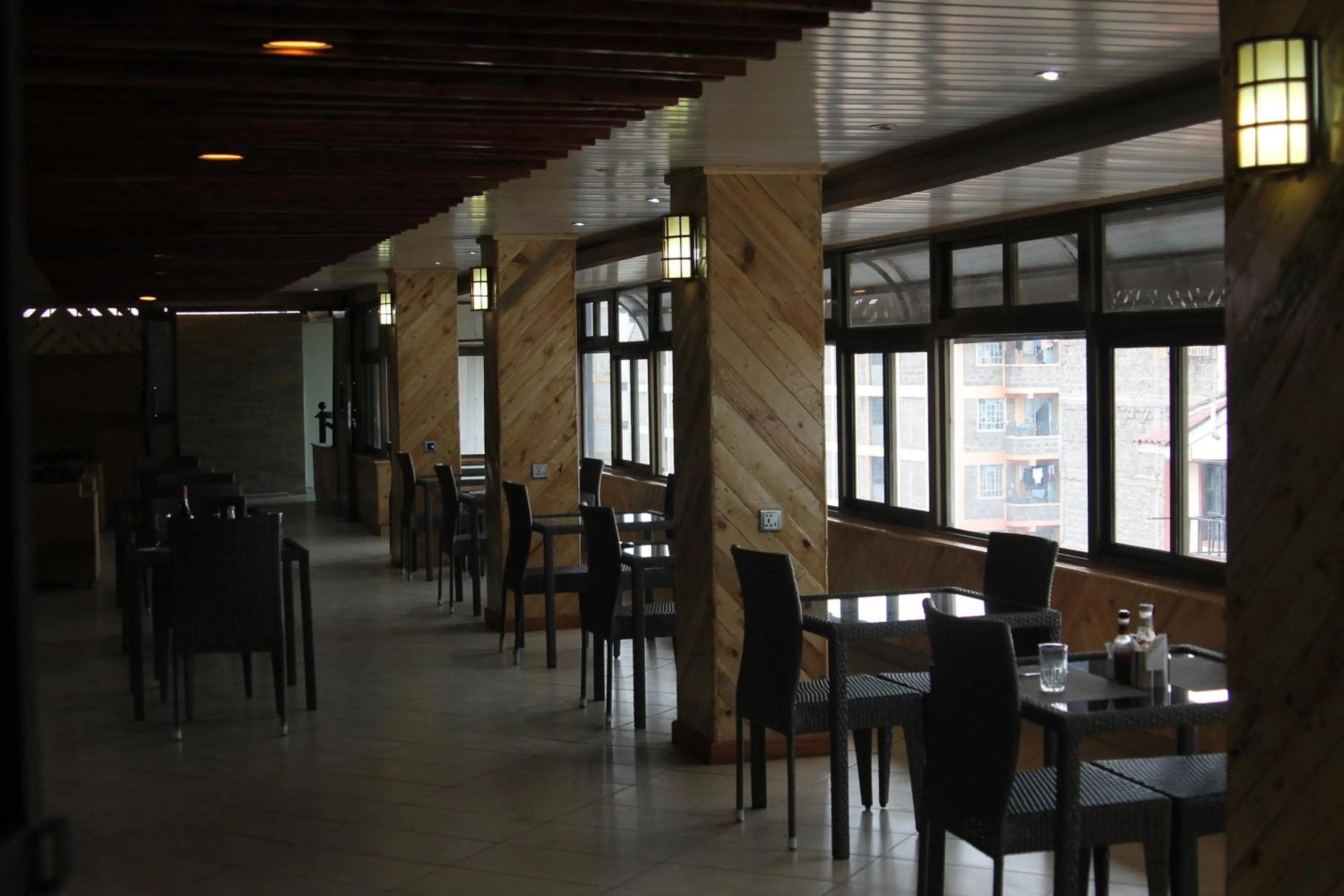 Restaurant/places to eat in Airport Landing Hotel