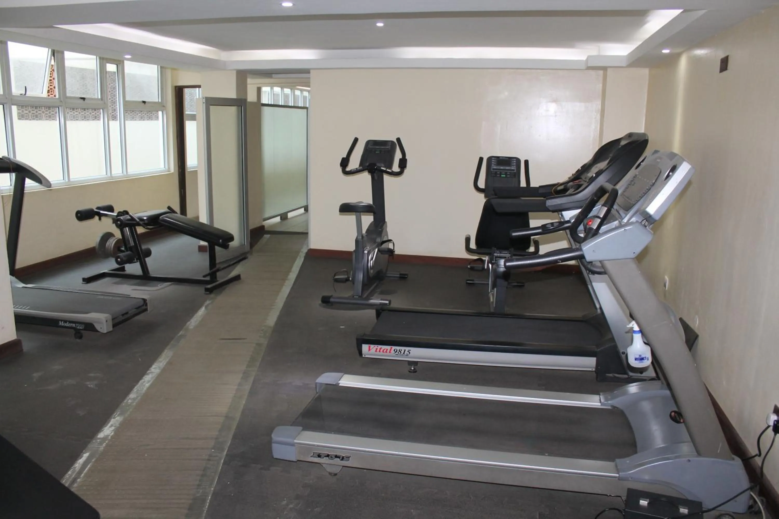 Fitness centre/facilities in Airport Landing Hotel