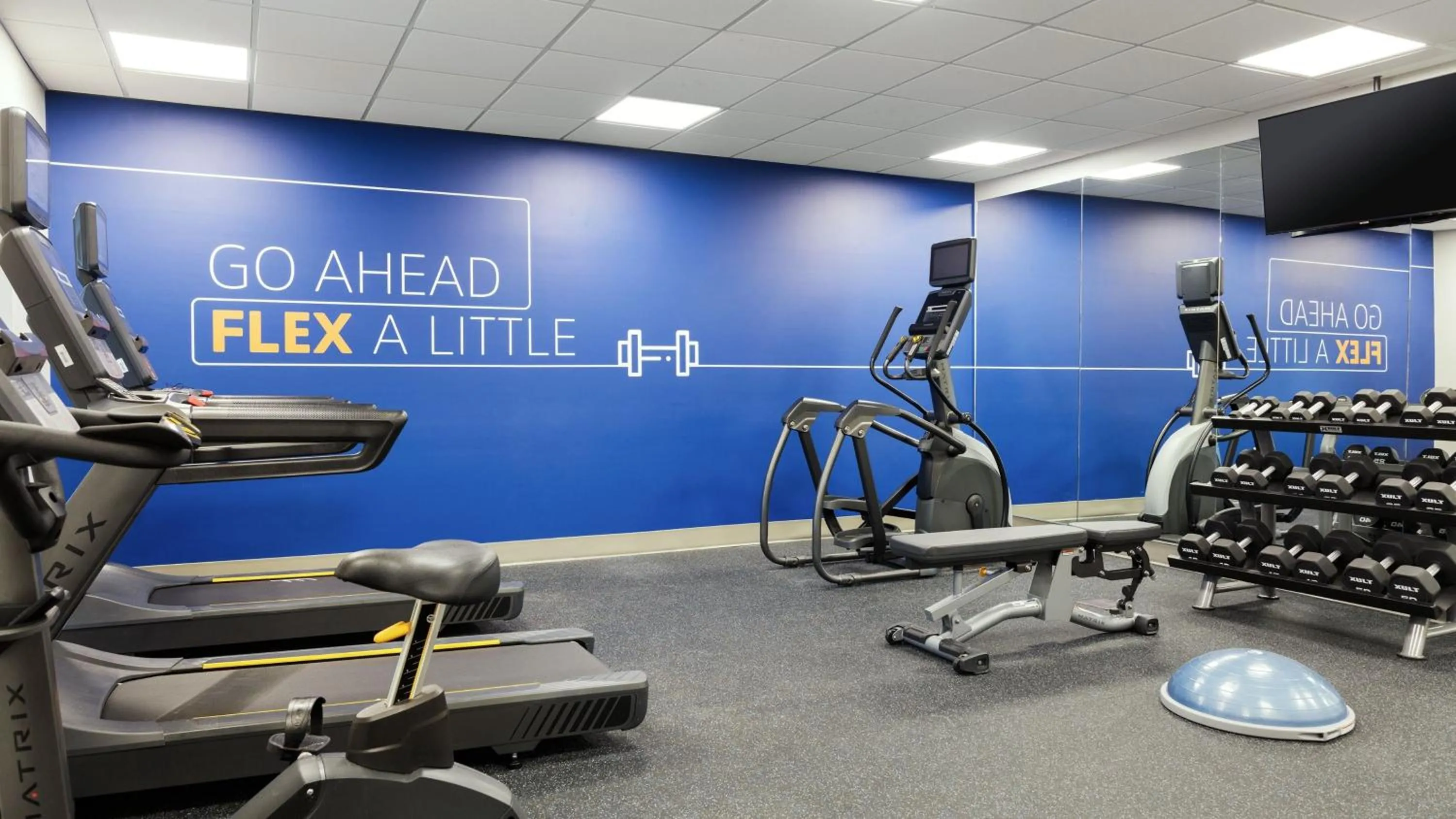 Fitness centre/facilities in Holiday Inn Express & Suites Chatsworth by IHG