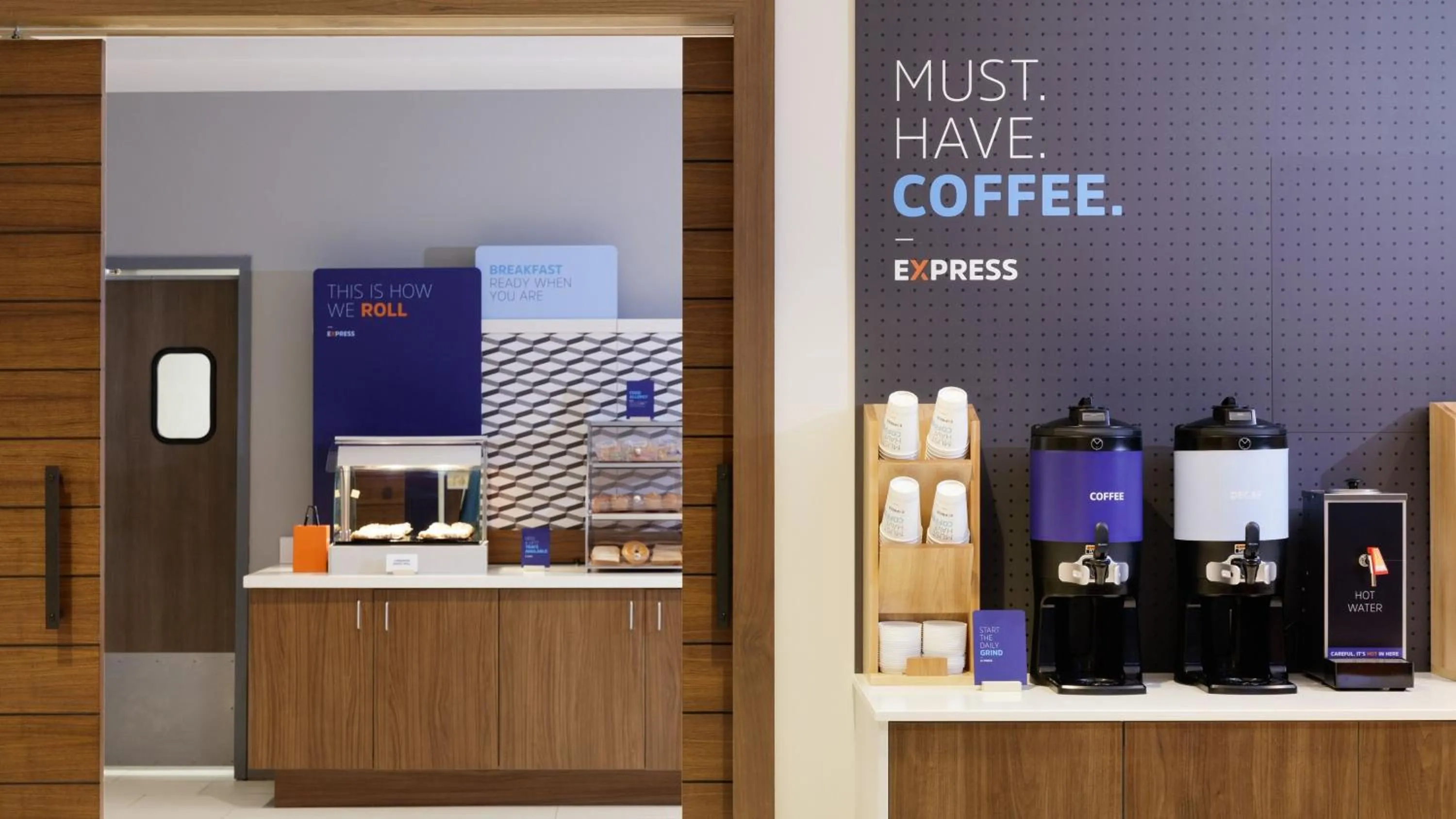 Breakfast in Holiday Inn Express & Suites Chatsworth by IHG