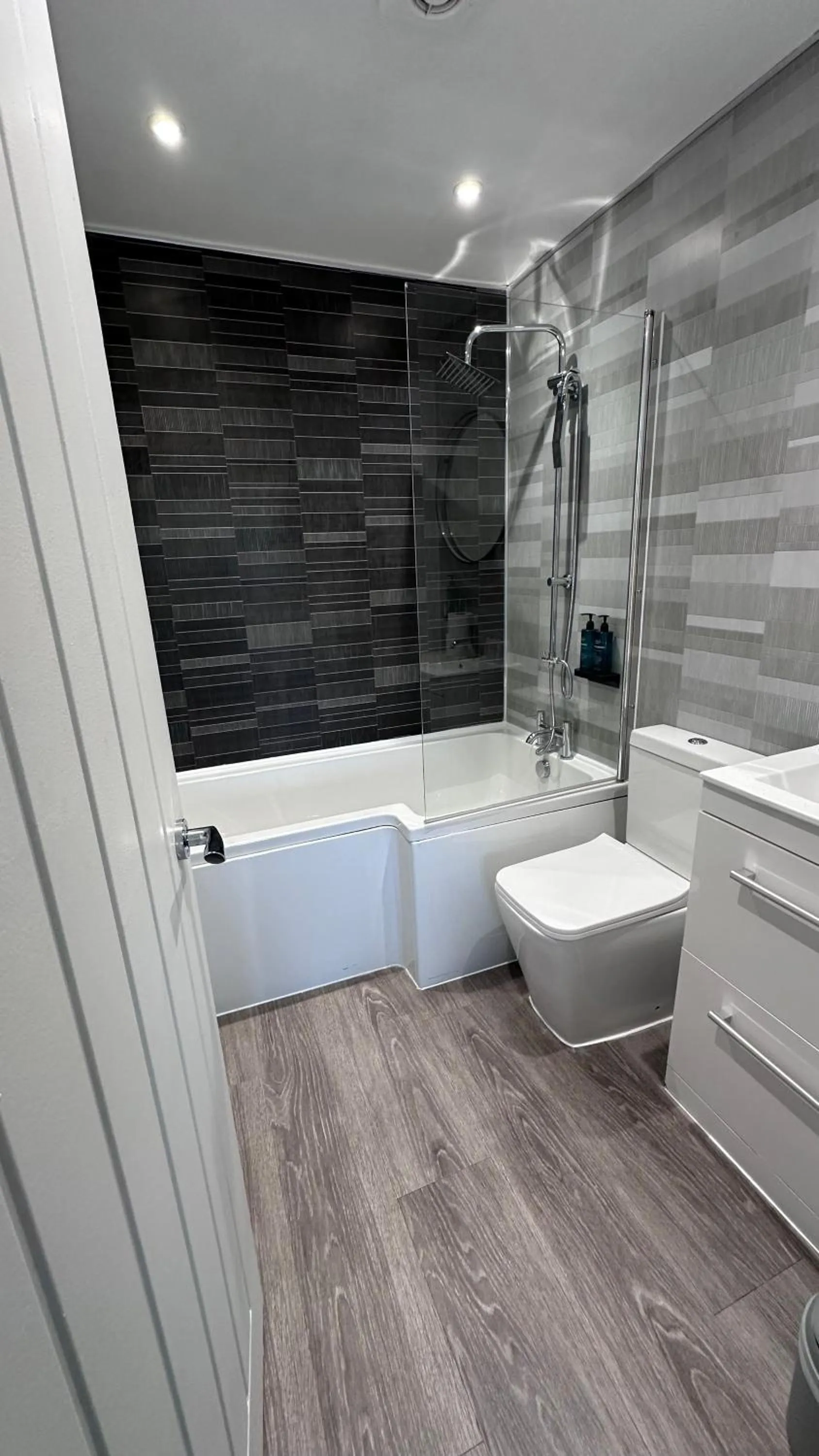 Toilet in Dolphin Hotel St Ives