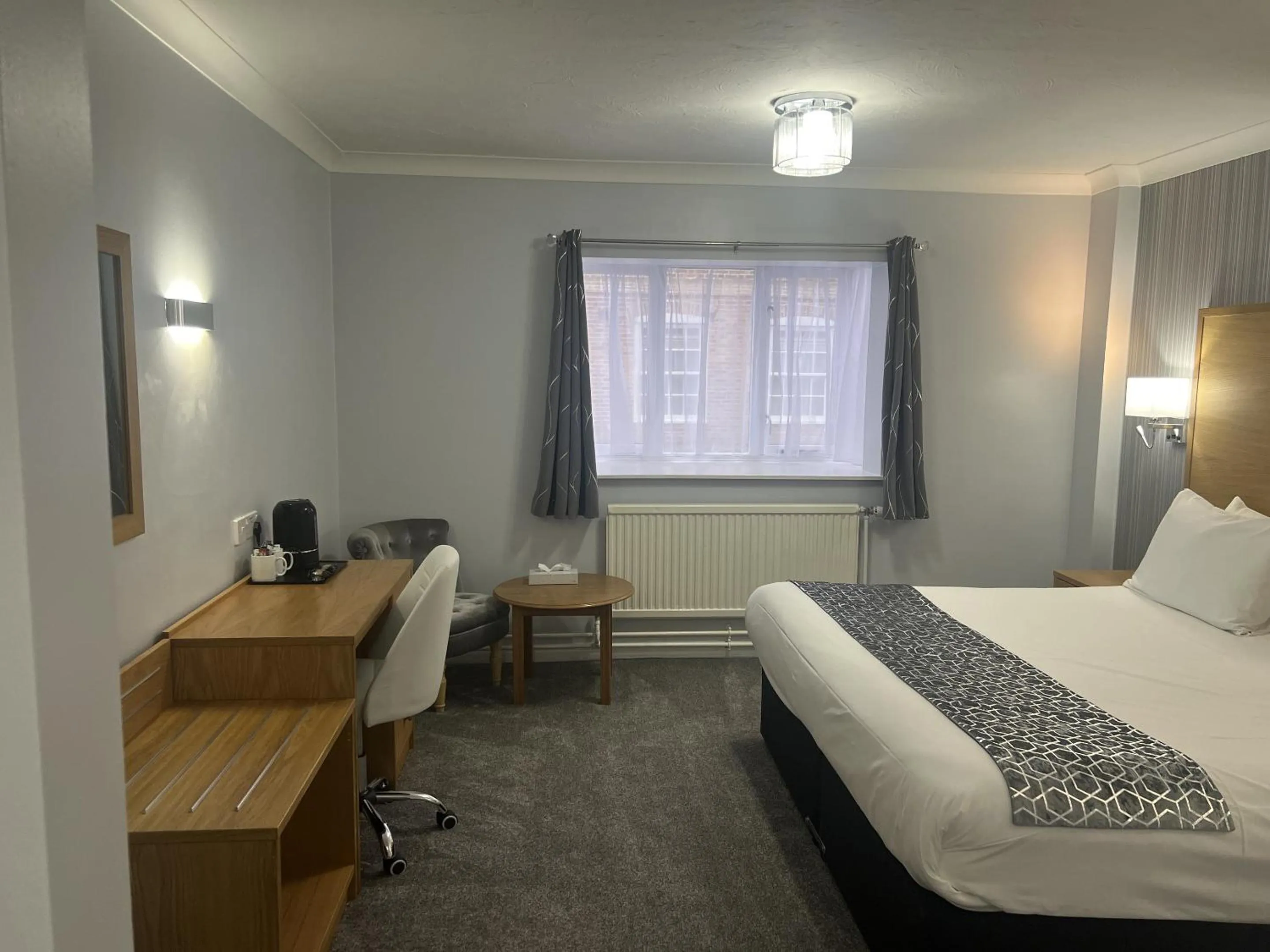 Bedroom, Bed in Dolphin Hotel St Ives