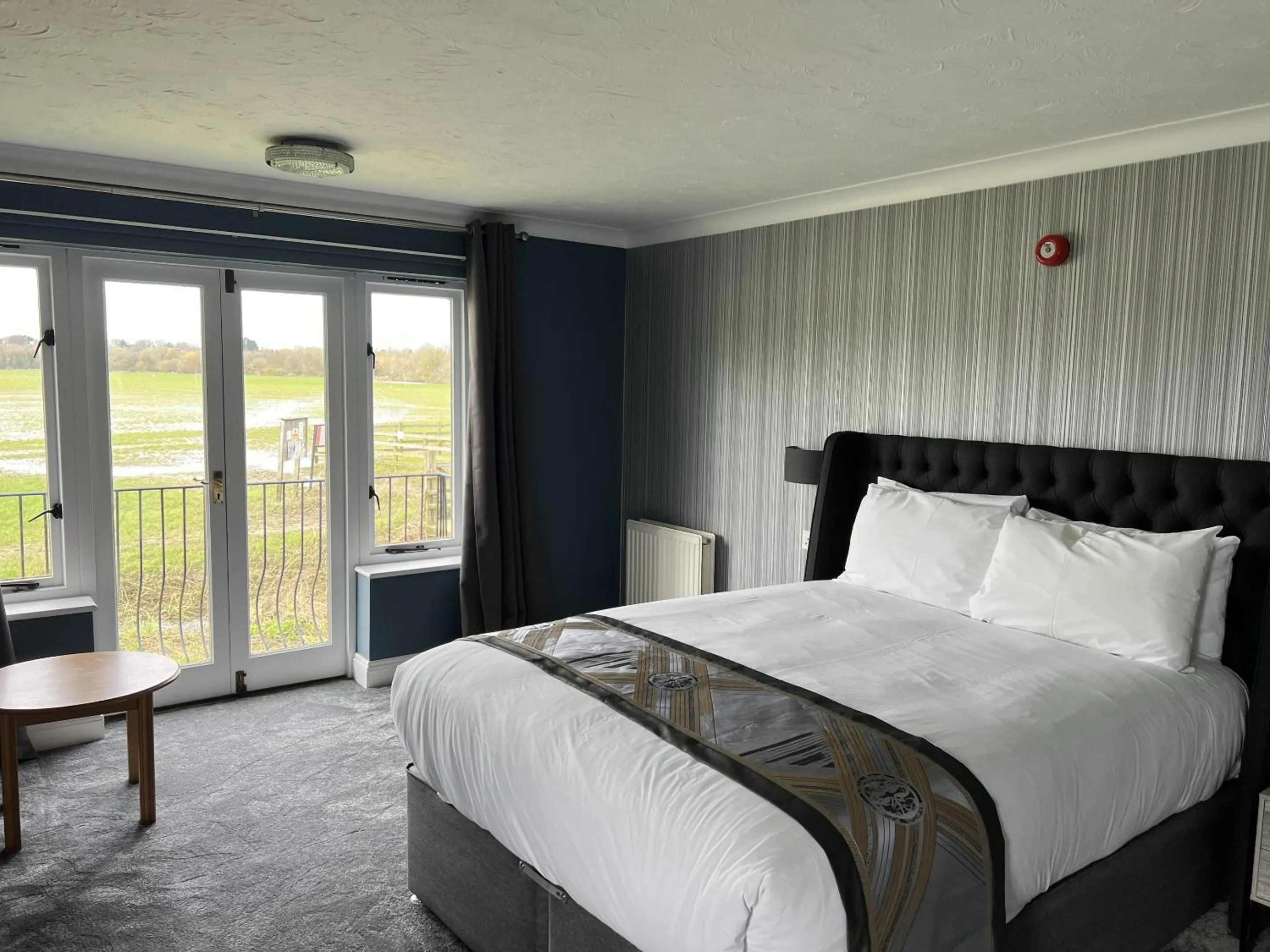 Bedroom, Bed in Dolphin Hotel St Ives