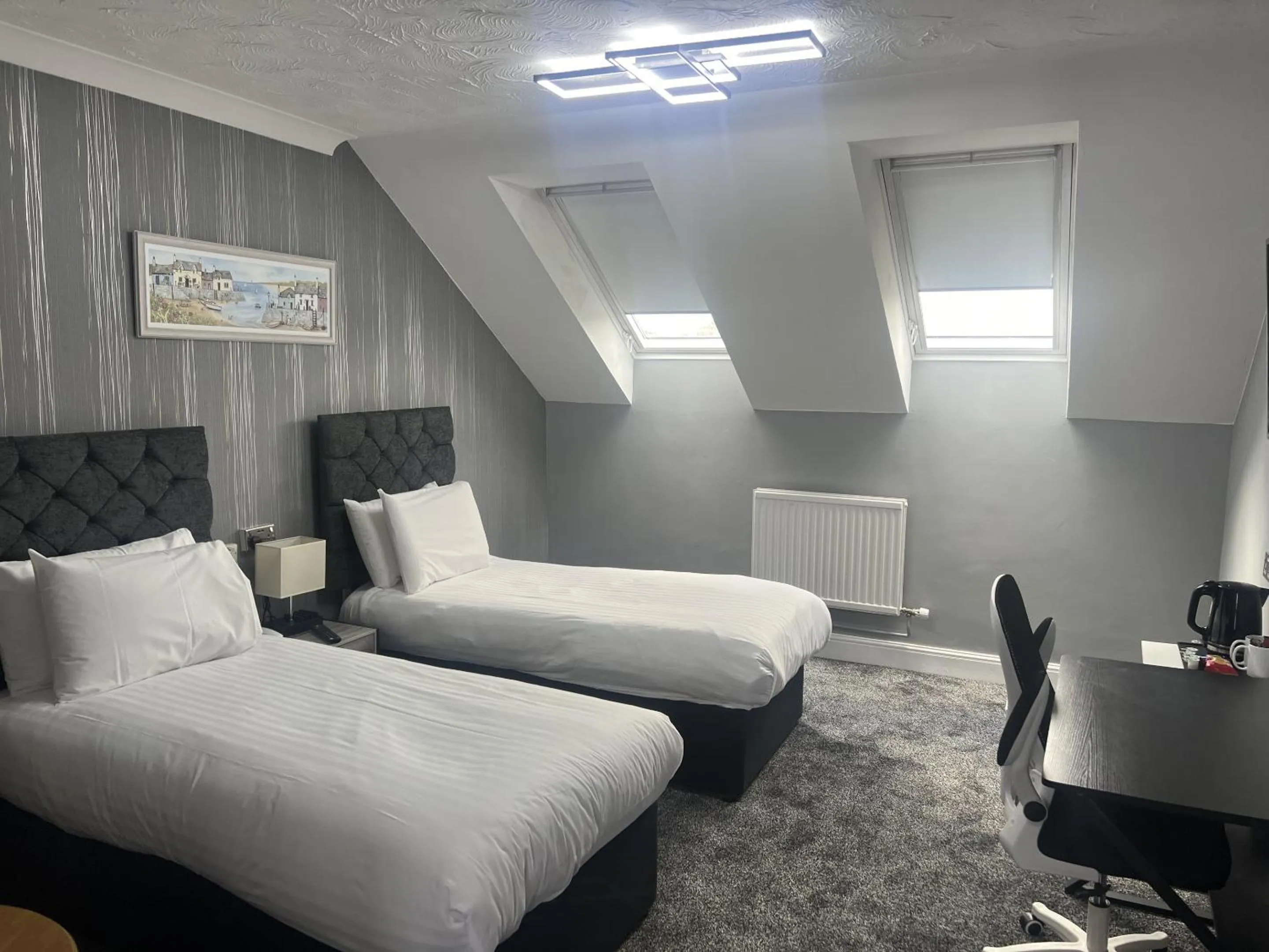 Bedroom, Bed in Dolphin Hotel St Ives