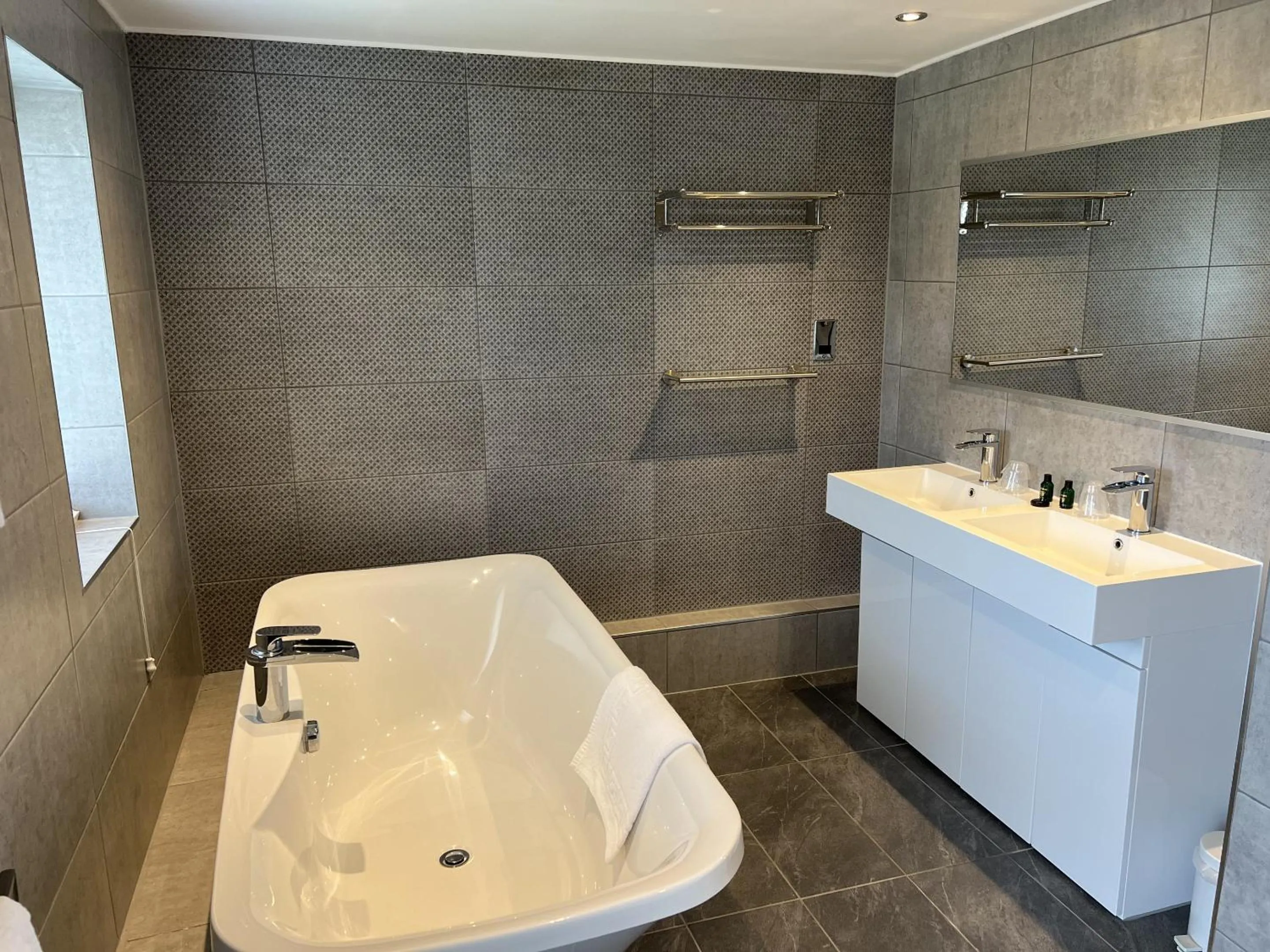 Bathroom in Dolphin Hotel St Ives