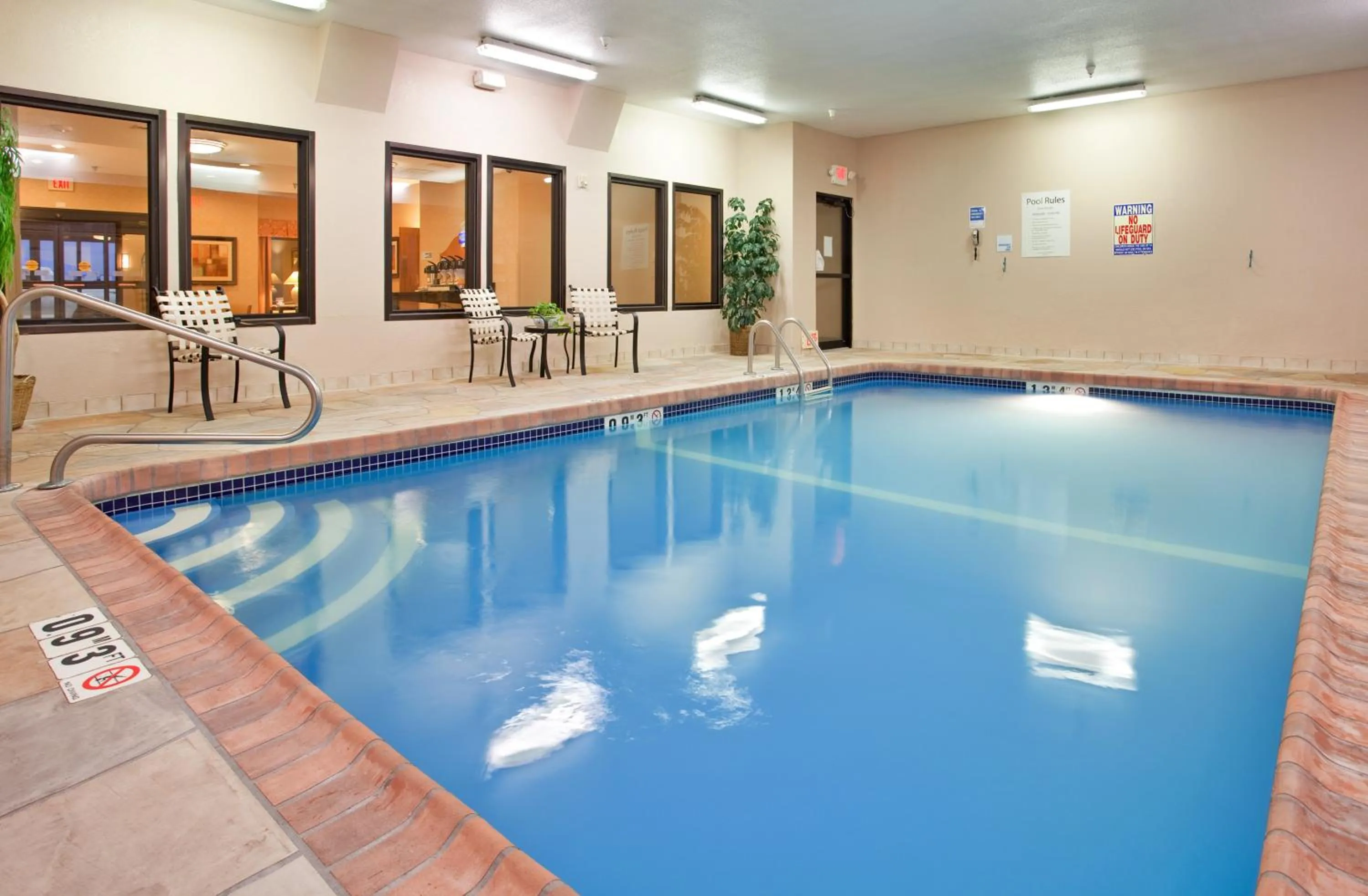 Swimming pool in Holiday Inn Express Kansas City Liberty Missouri by IHG