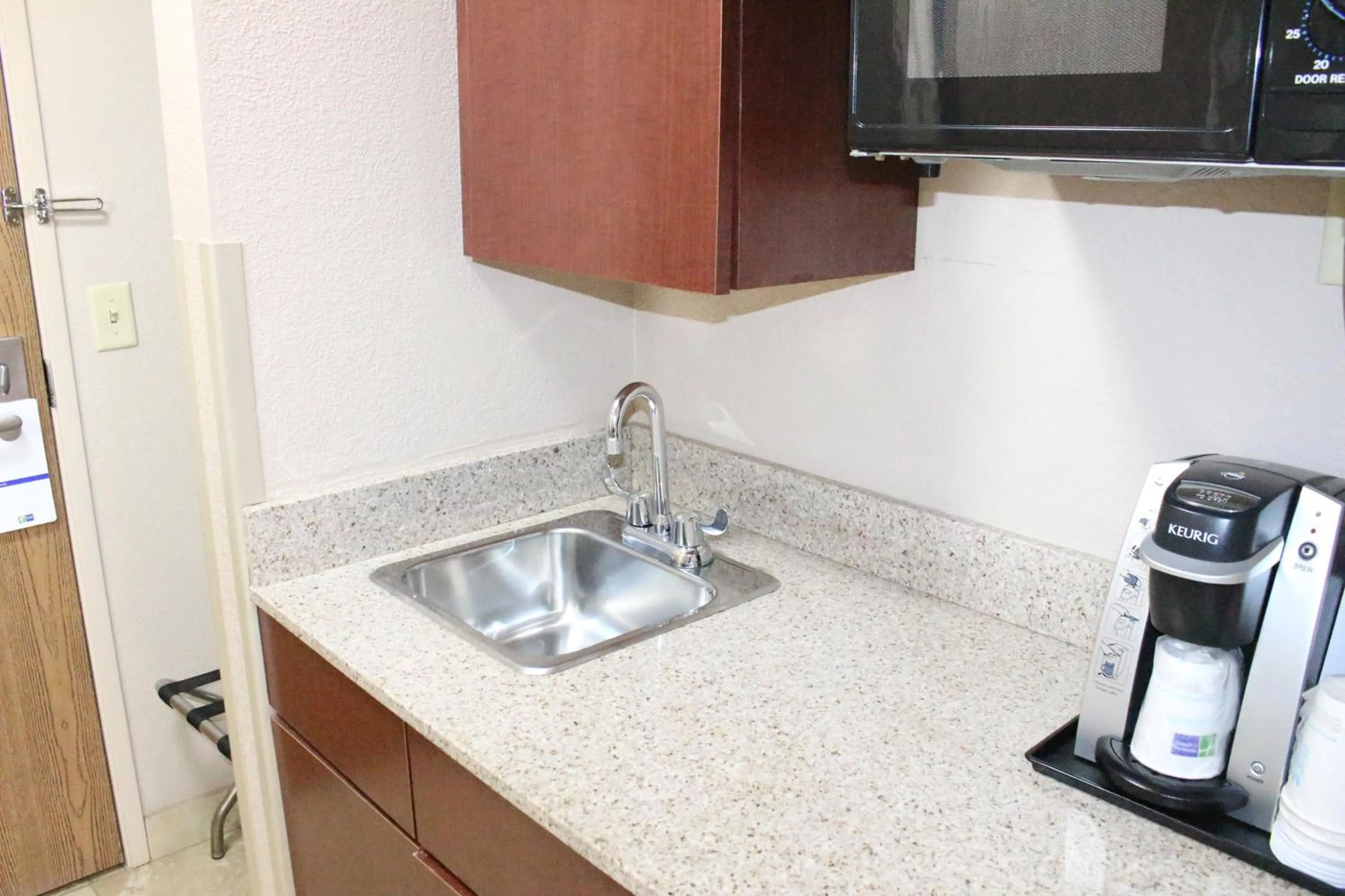 Bedroom in Holiday Inn Express Kansas City Liberty Missouri by IHG