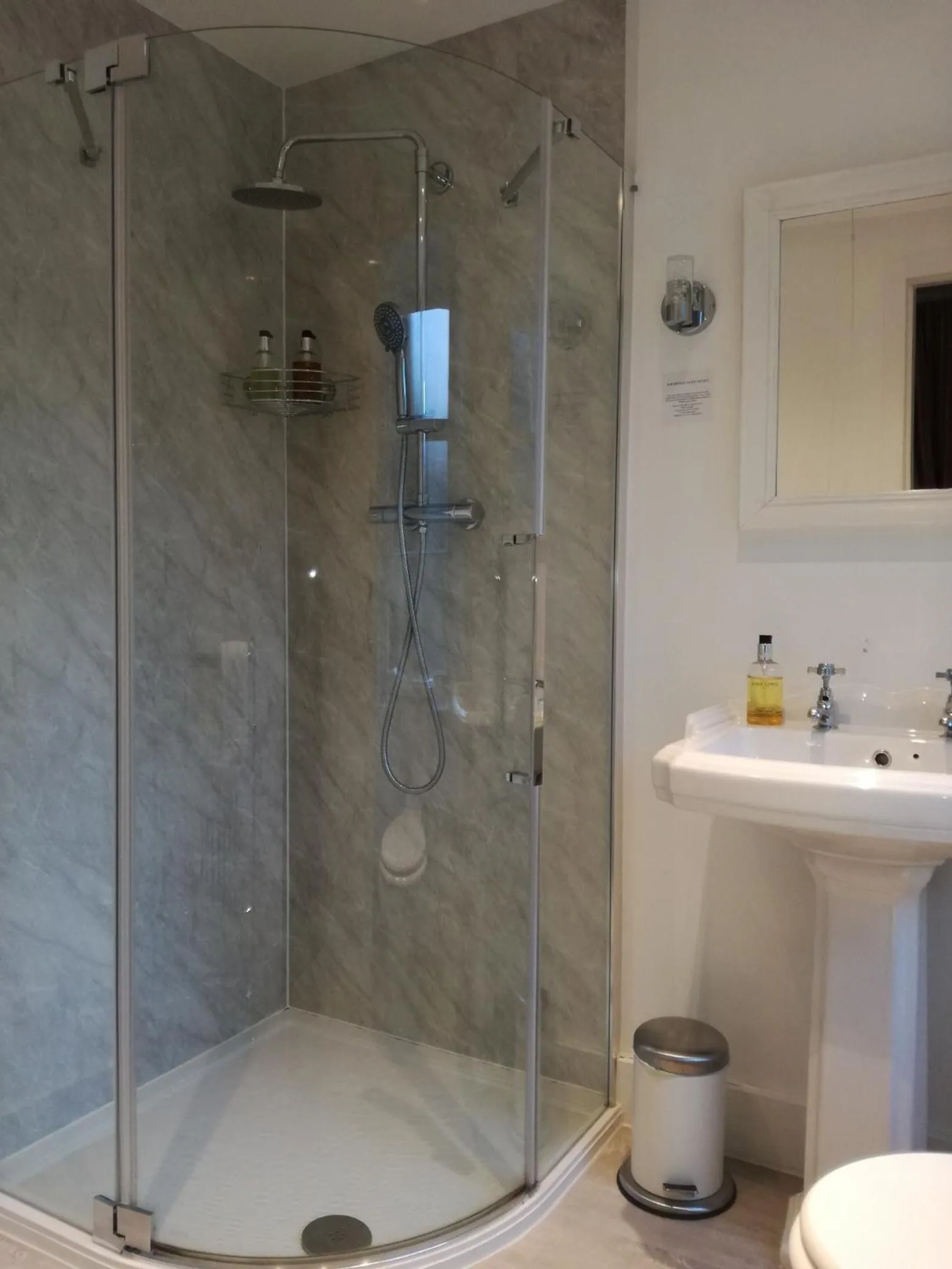 Bathroom in Lubnaig Guest House