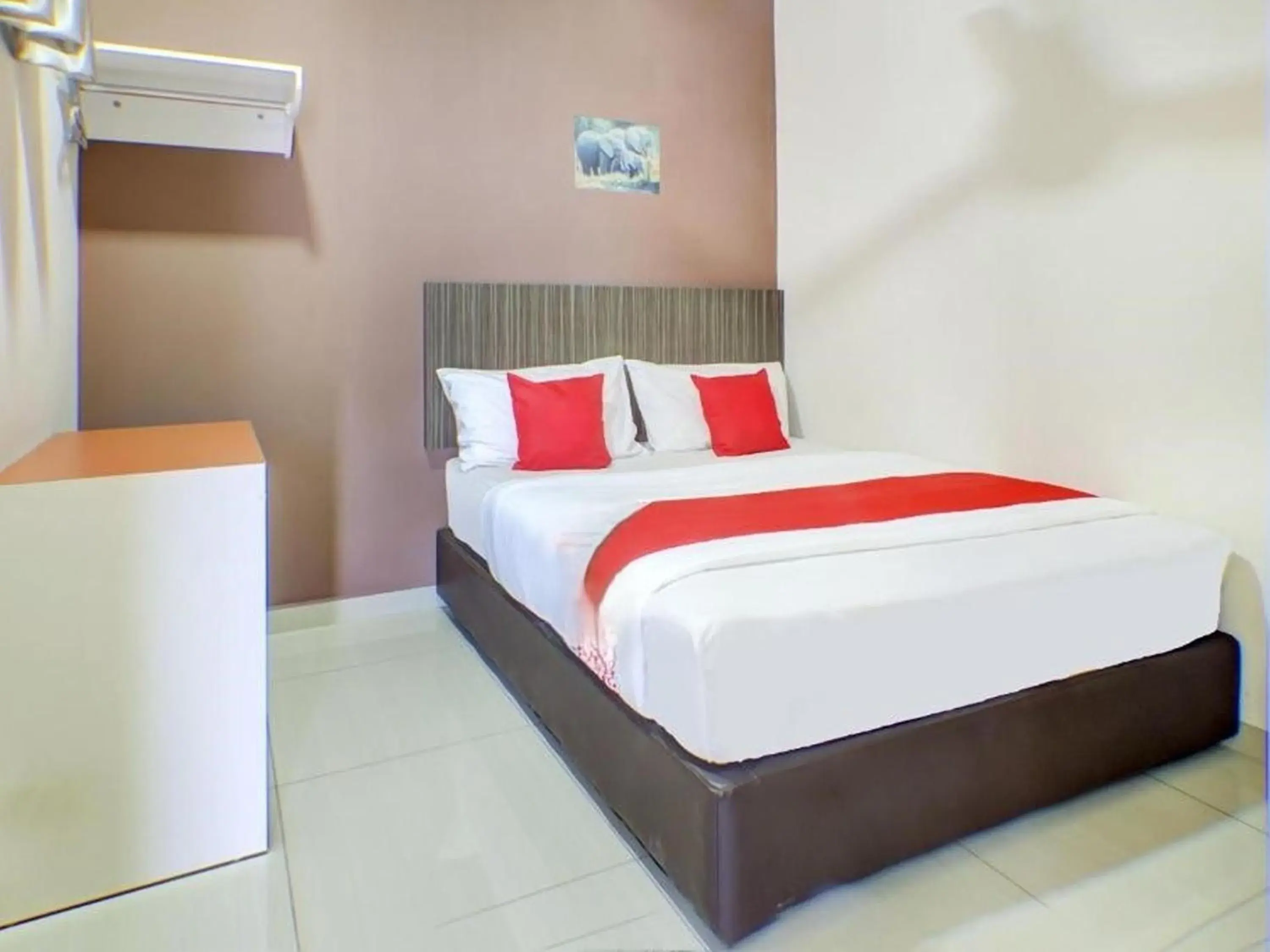 Standard Double Room in JS Hotel, Johor Bahru Standard Double Room in JS Hotel, Johor Bahru