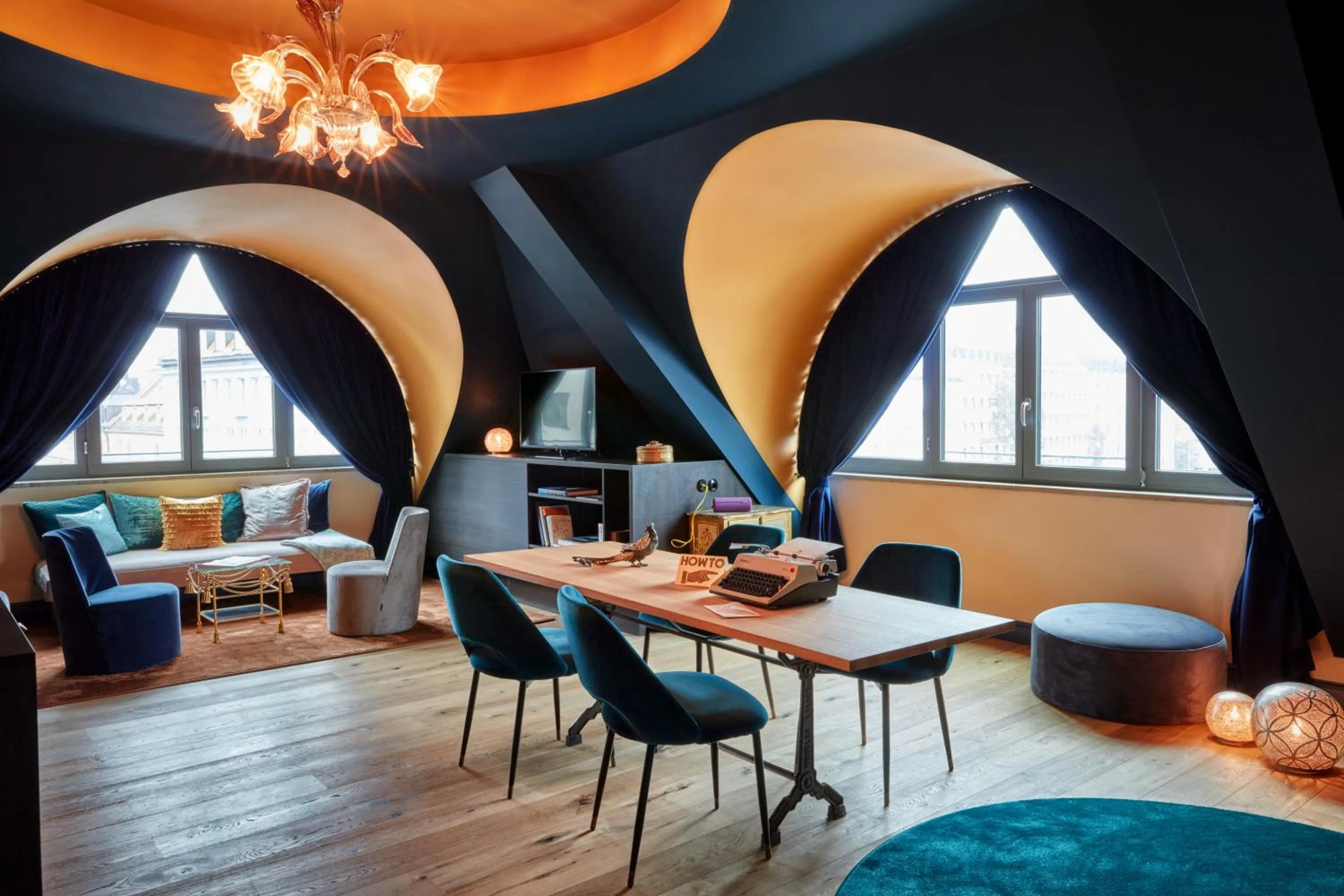 Dining area in 25hours Hotel The Royal Bavarian