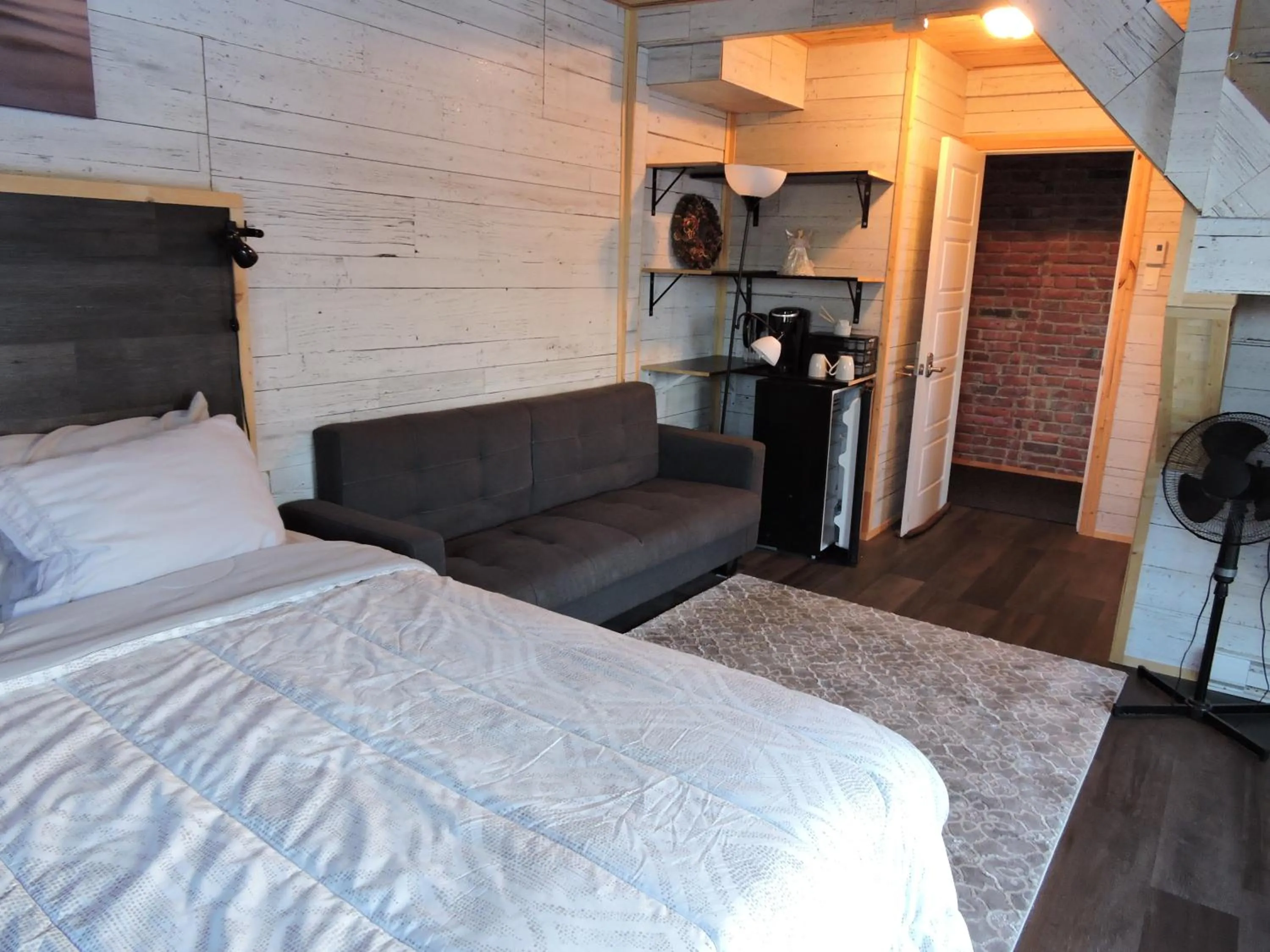 Photo of the whole room, Bed in Gite Passion et Tendresse B&B