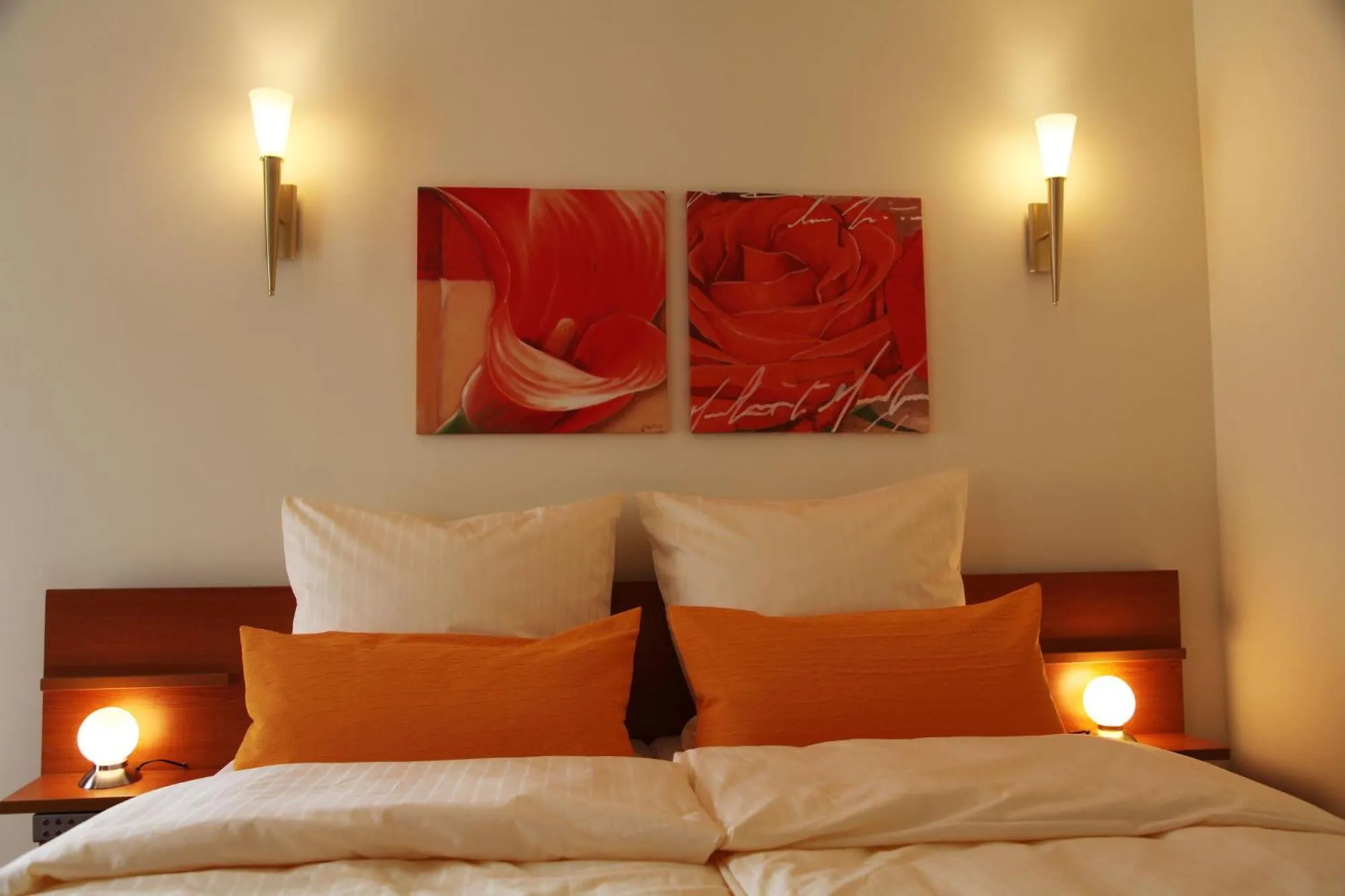 Photo of the whole room, Bed in my CITY HOTEL