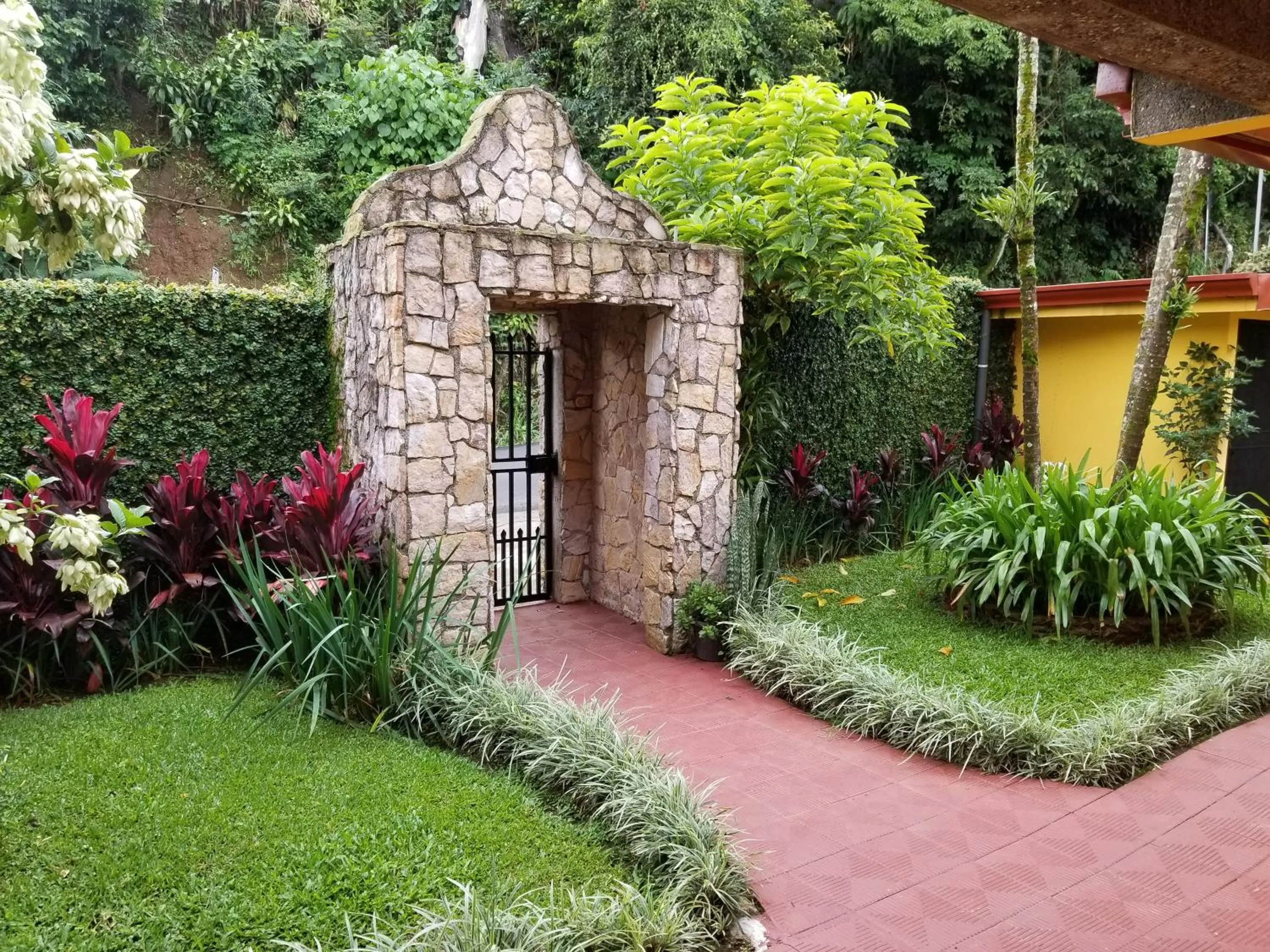 Property building in La Terraza Guest House B&B