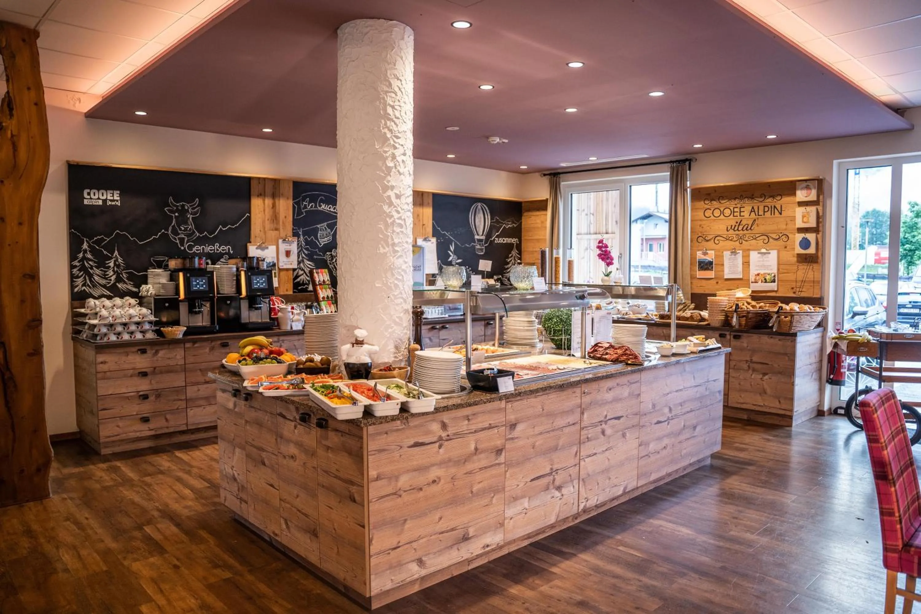 Restaurant/places to eat in COOEE alpin Hotel Dachstein