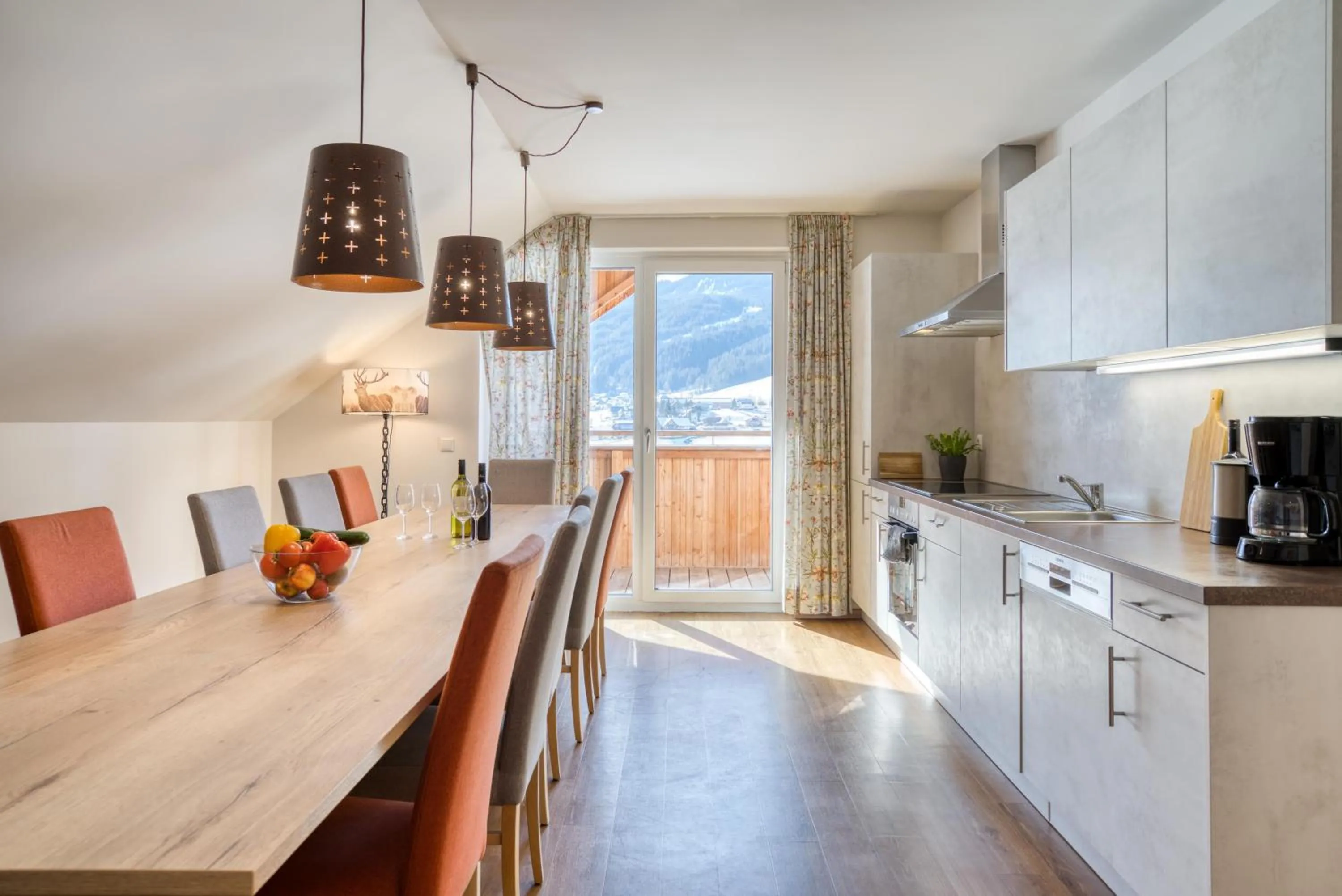 Kitchen or kitchenette in COOEE alpin Hotel Dachstein
