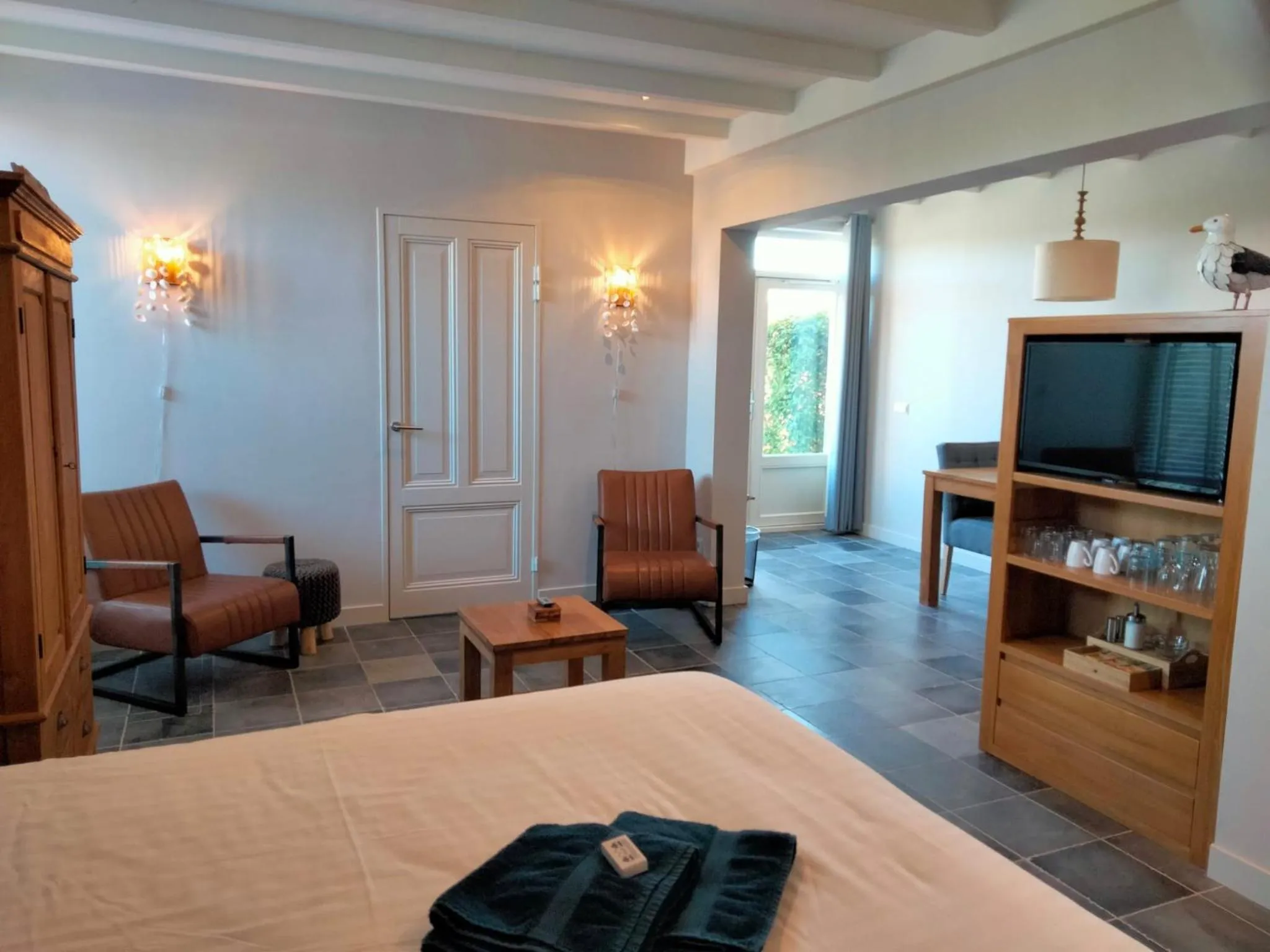 TV and multimedia, Bed in B&B Veers Buuten