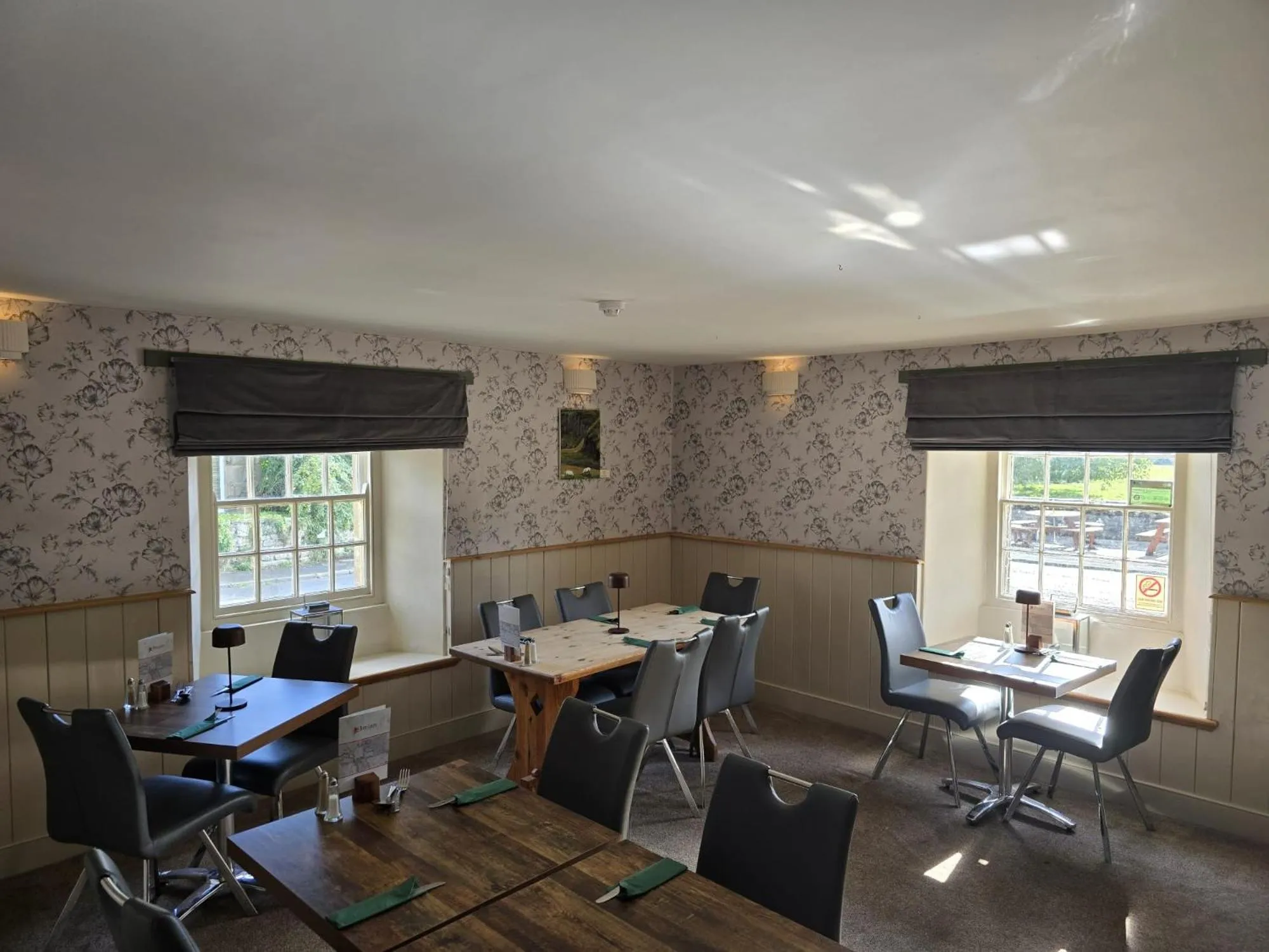 Restaurant/places to eat in Red Lion Inn