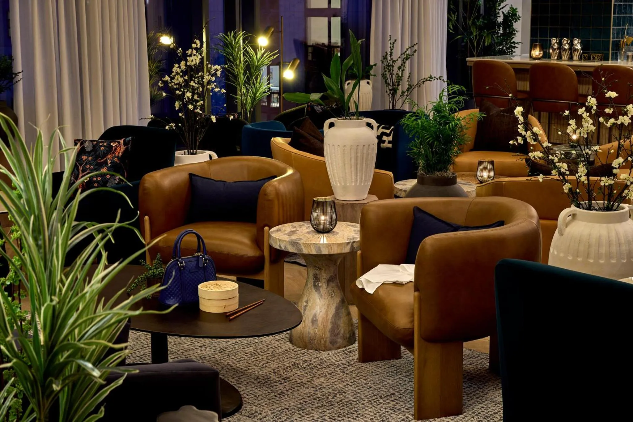 Restaurant/places to eat in Viceroy Chicago