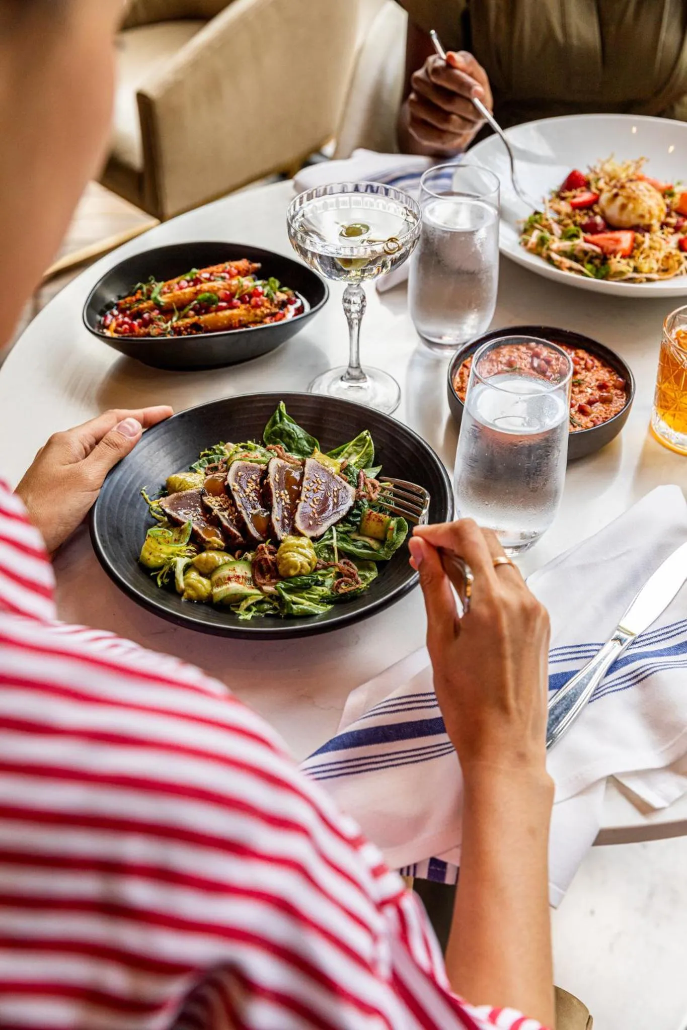 Restaurant/places to eat in Viceroy Chicago