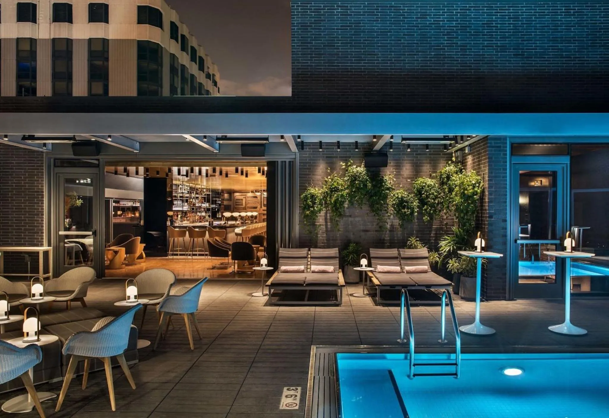 Swimming pool in Viceroy Chicago