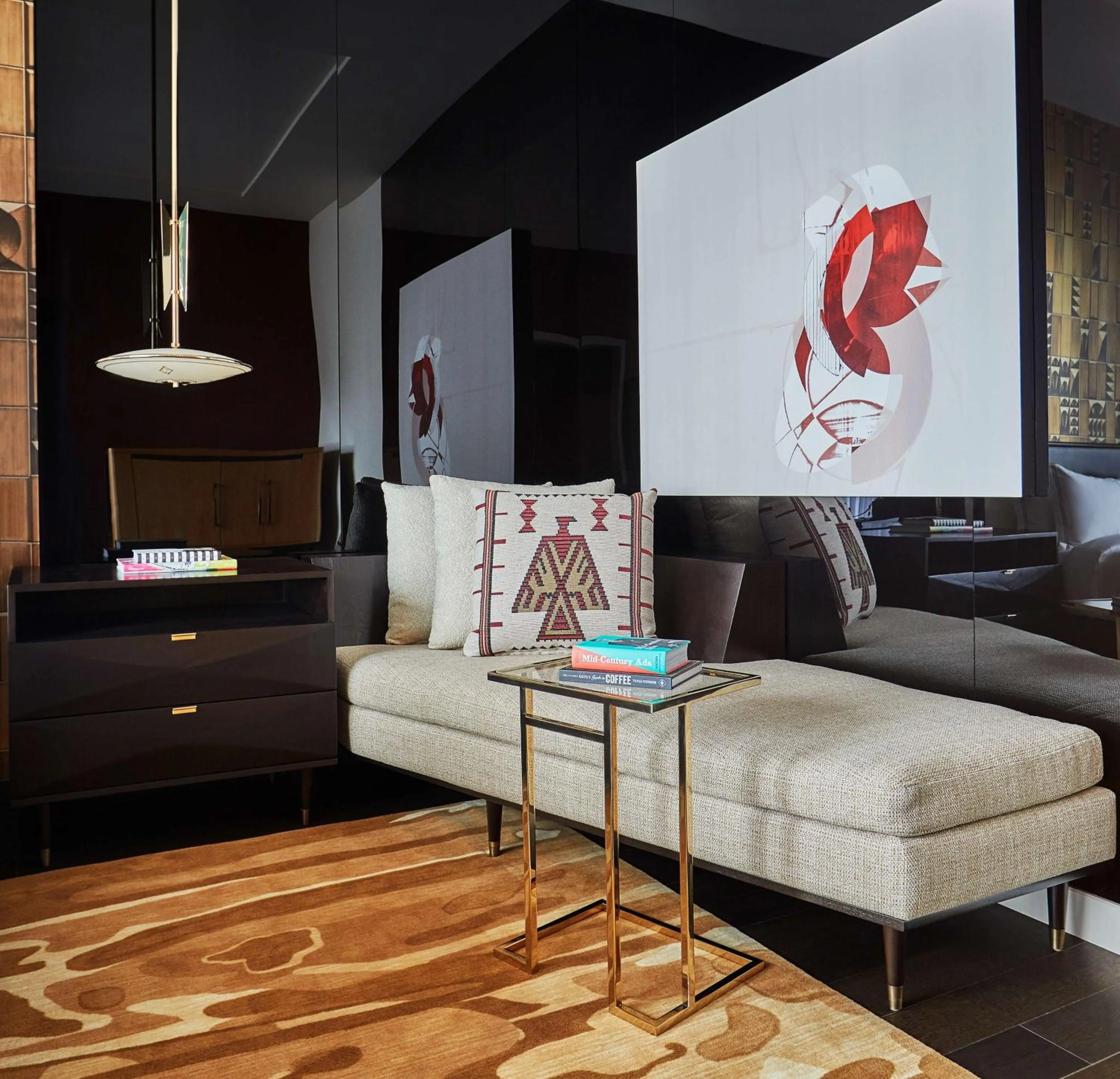 Photo of the whole room in Viceroy Chicago