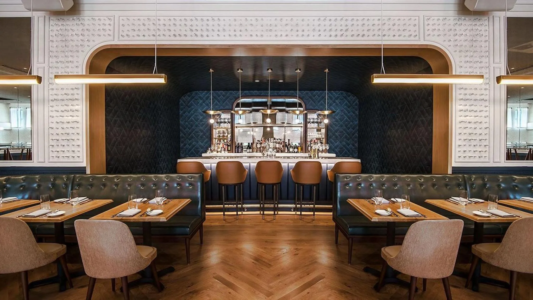 Restaurant/places to eat in Viceroy Chicago