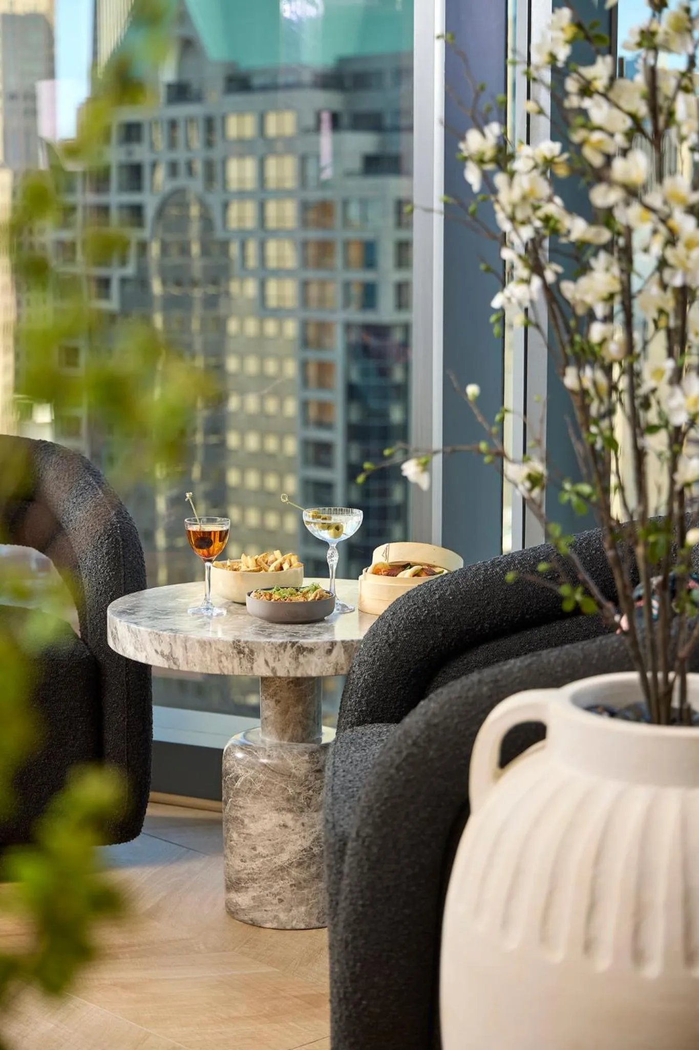 Restaurant/places to eat in Viceroy Chicago