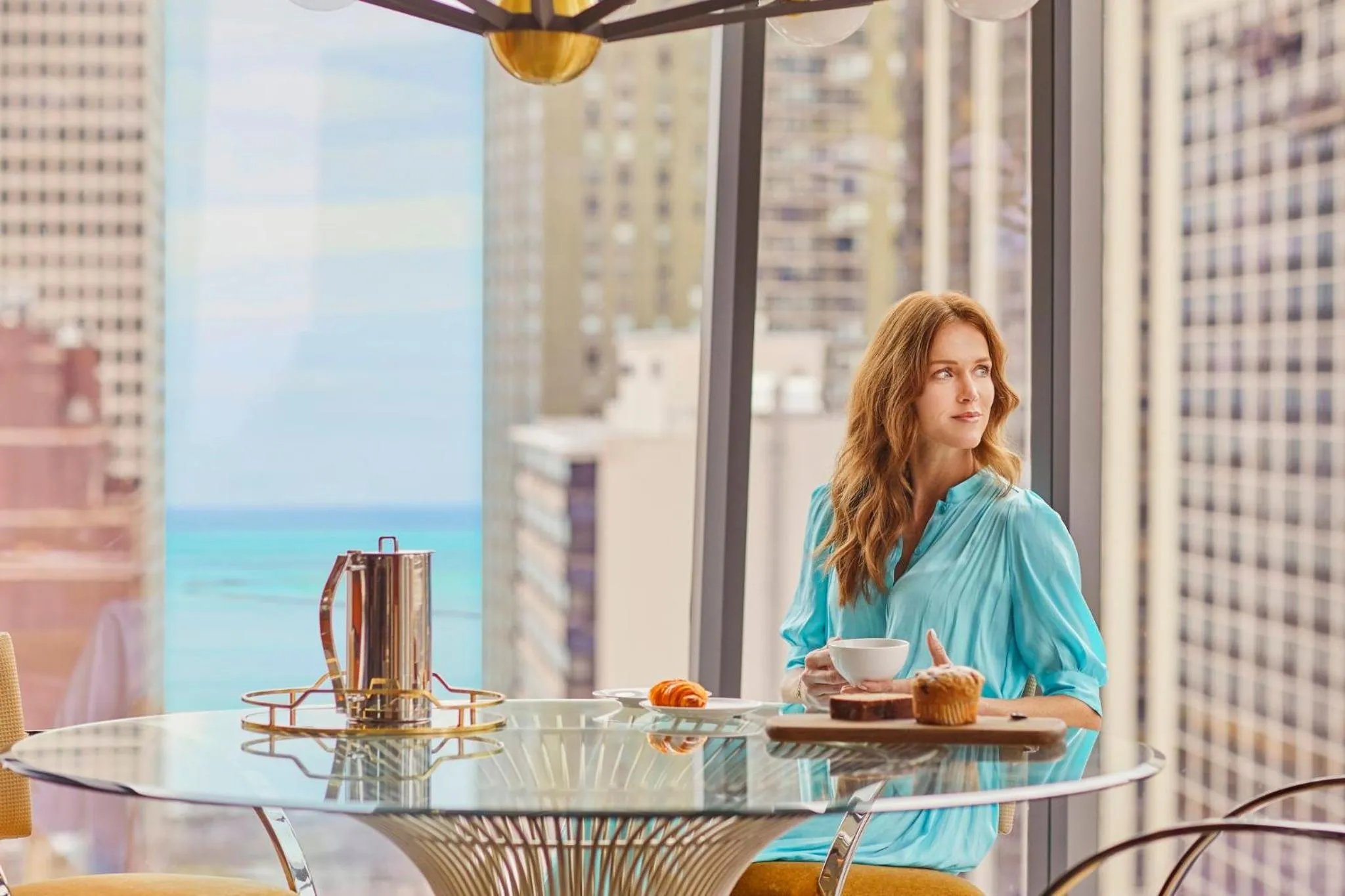 Photo of the whole room in Viceroy Chicago