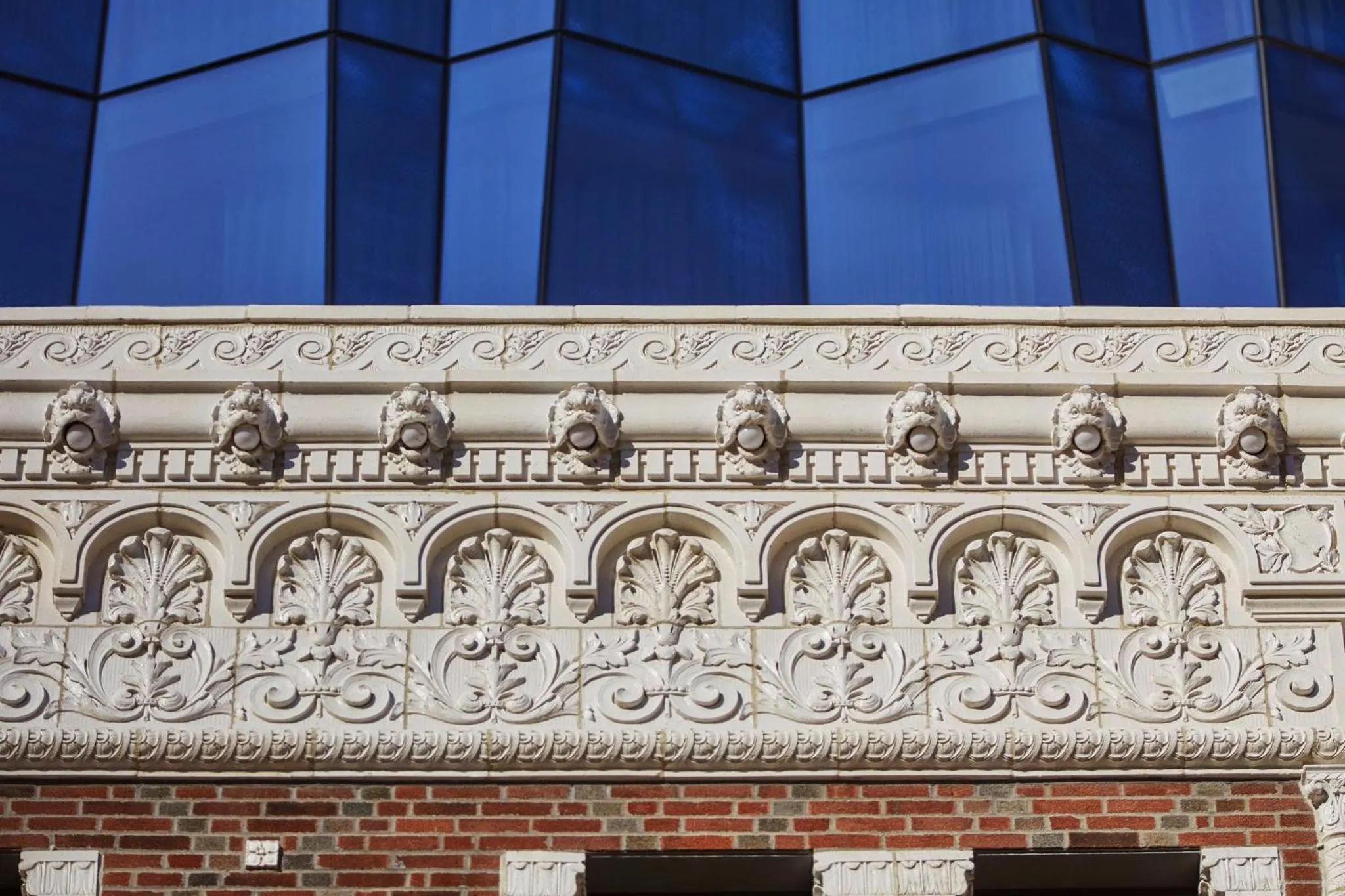 Property building in Viceroy Chicago