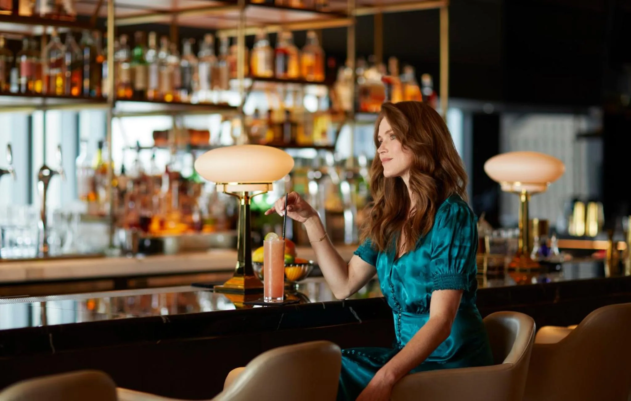 Lounge or bar in Viceroy Chicago