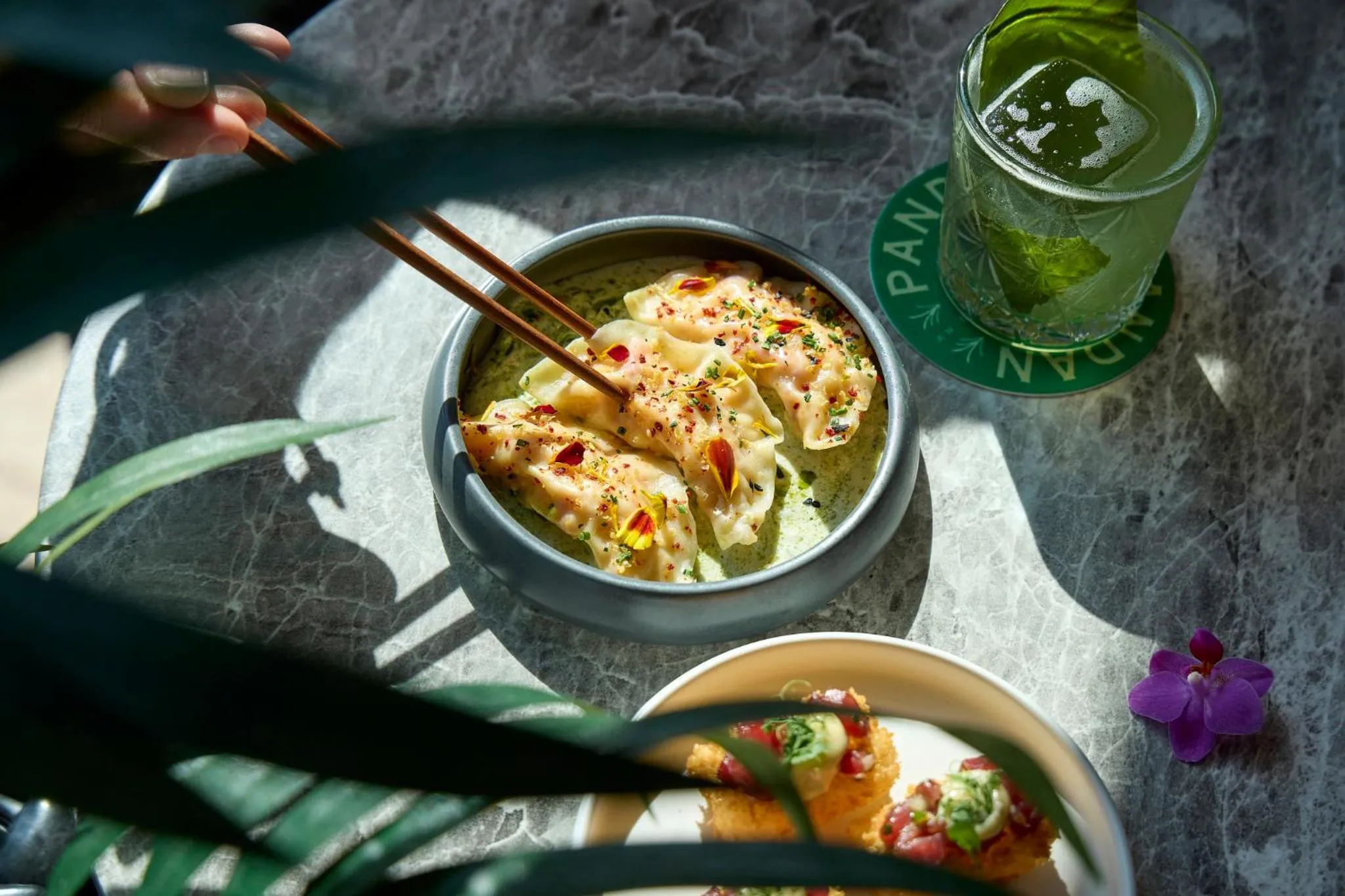 Restaurant/places to eat in Viceroy Chicago