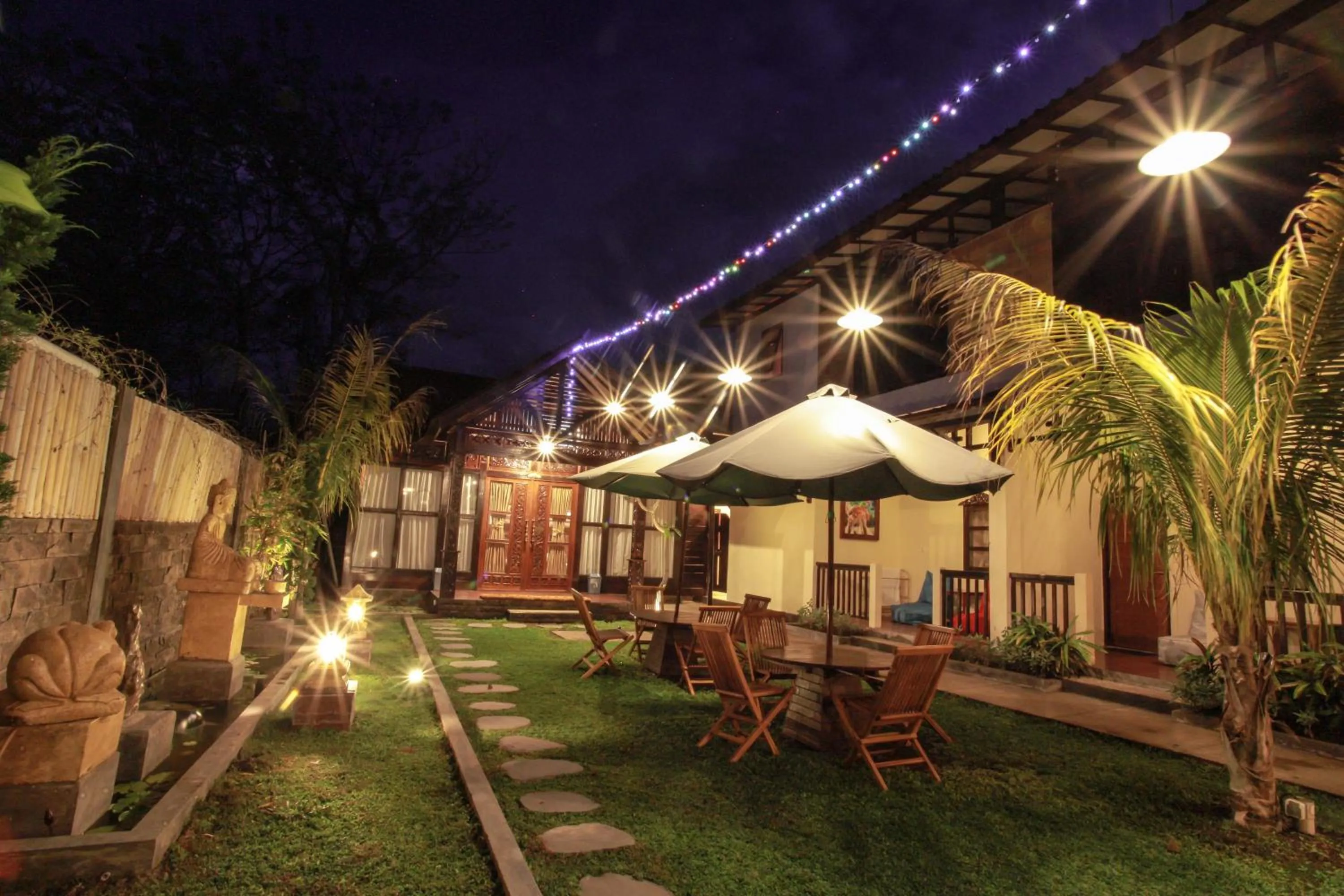 Garden in Gili Buana Hostel & Backpackers Gili Air