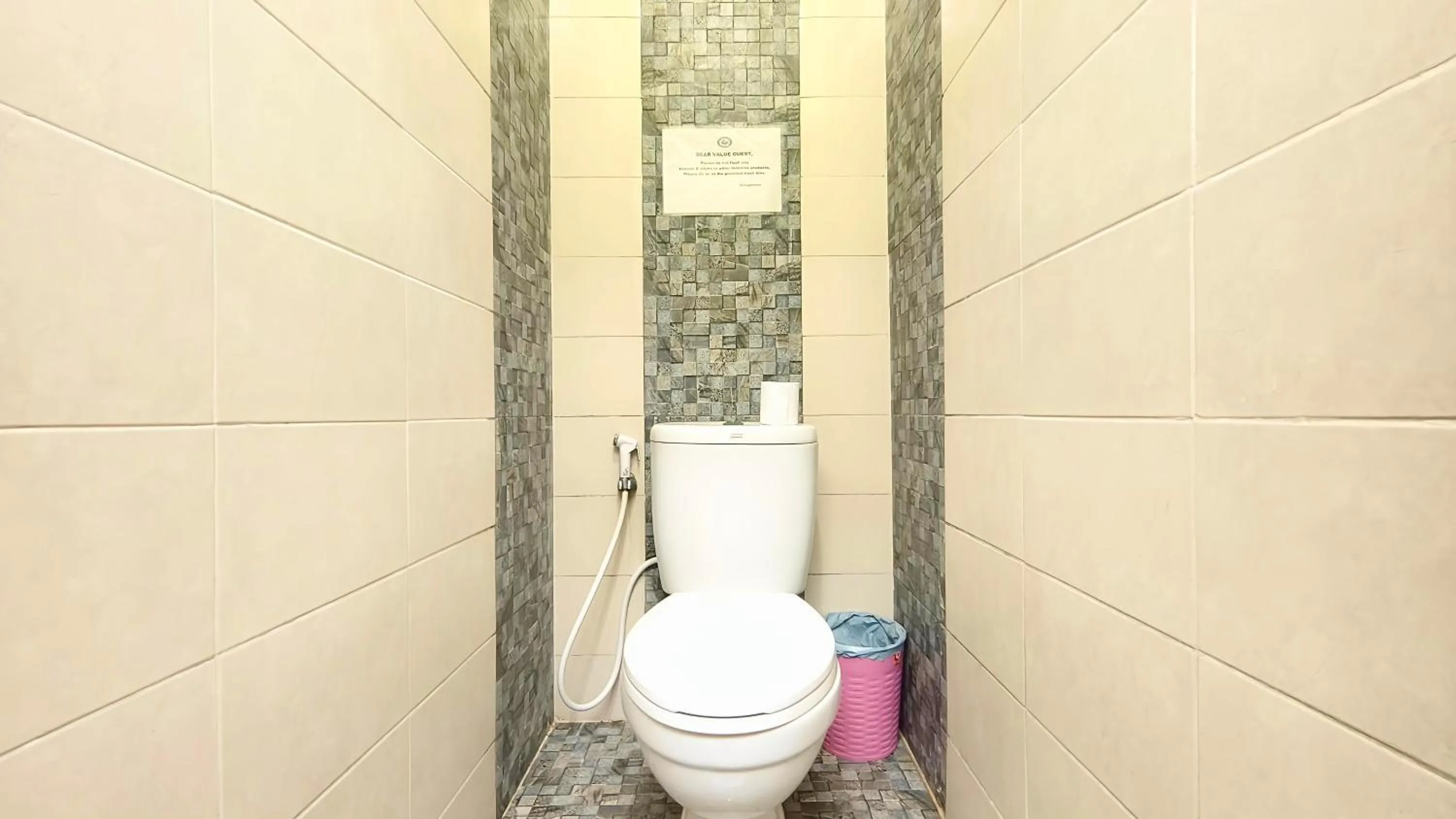 Toilet in Gili Buana Hostel & Backpackers Gili Air