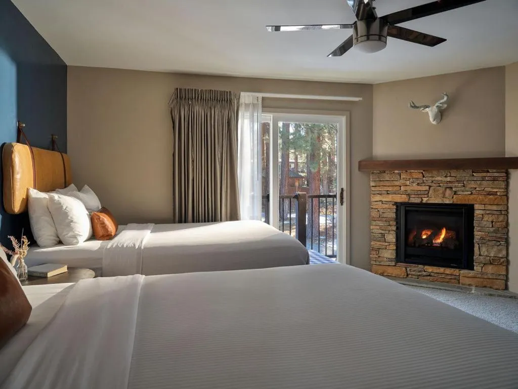 Bed in Black Bear Lodge