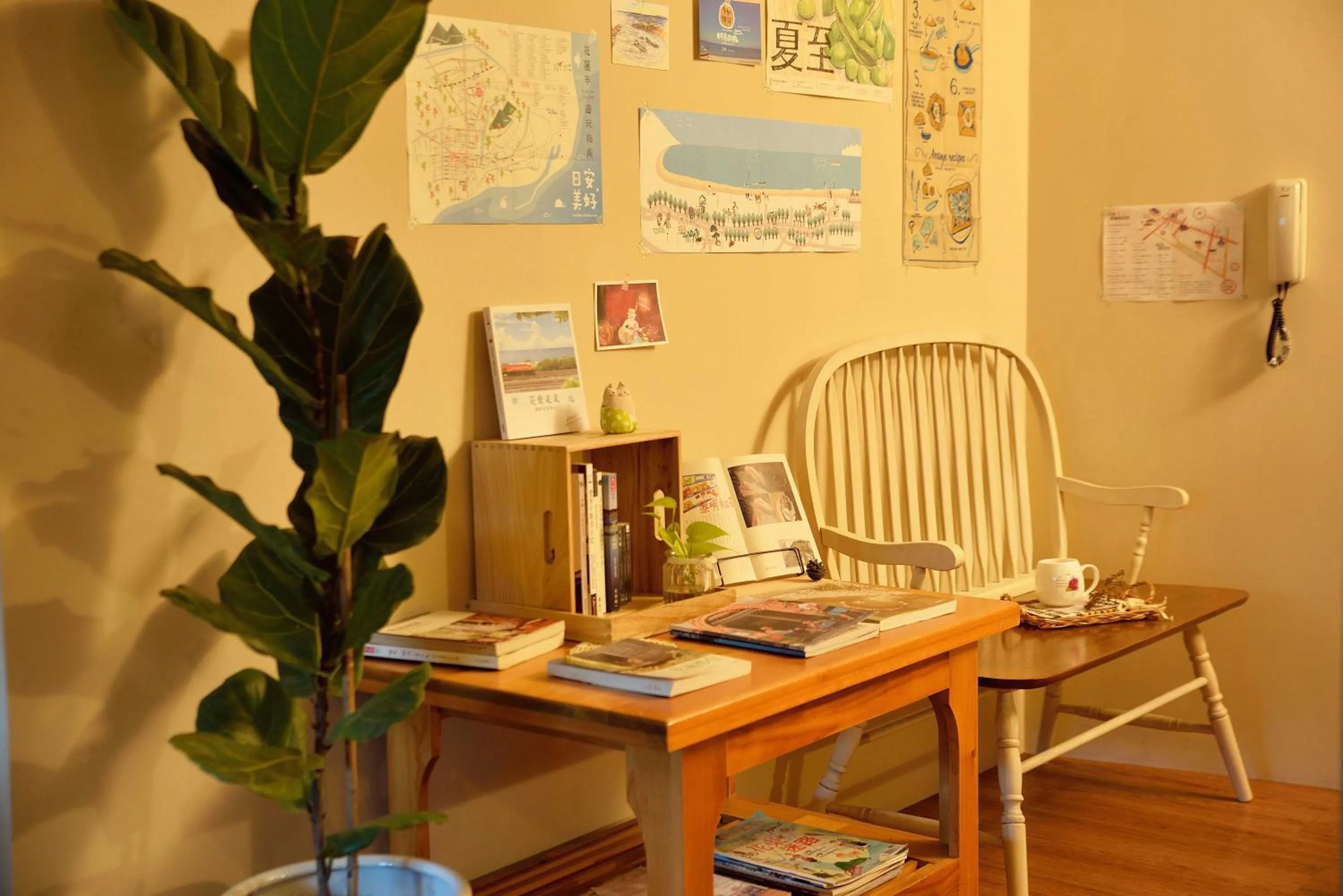 Communal lounge/ TV room in Good day