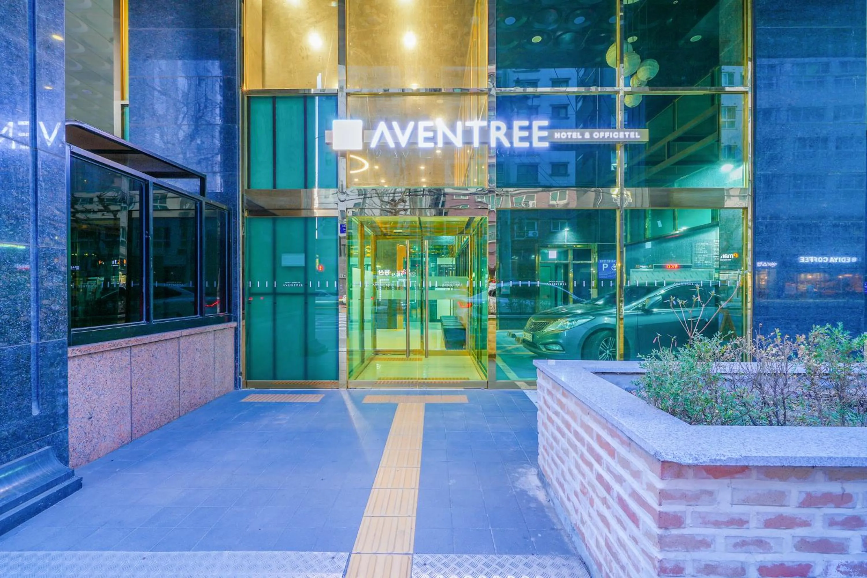 Facade/entrance in Hotel Aventree Yeouido
