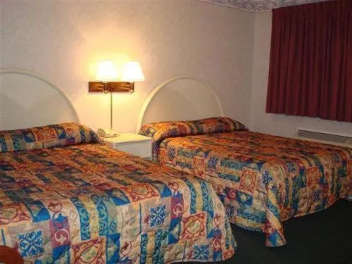 Bed in O'Hare Inn & Suites